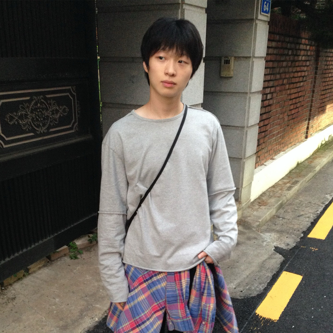 Thevinylhouse Cut-Off Layered LS Tee Grey 착용 스타일