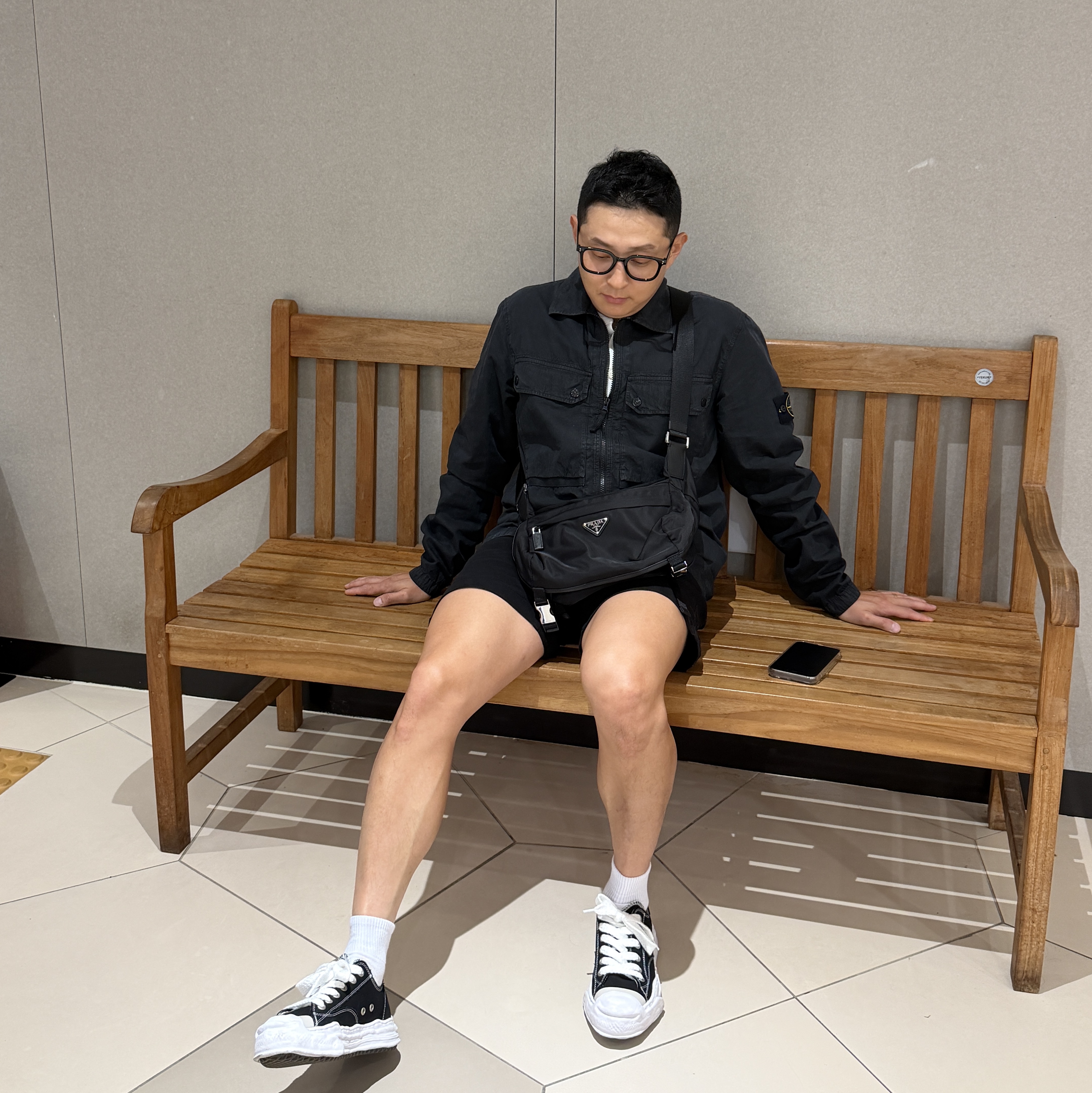 Maison Mihara Yasuhiro Peterson OG Sole Canvas Low Sneakers Black, Stone Island 101WN Brushed Cotton Canvas T.CO+OLD Overshirt Navy Blue - 22FW 착용 스타일
