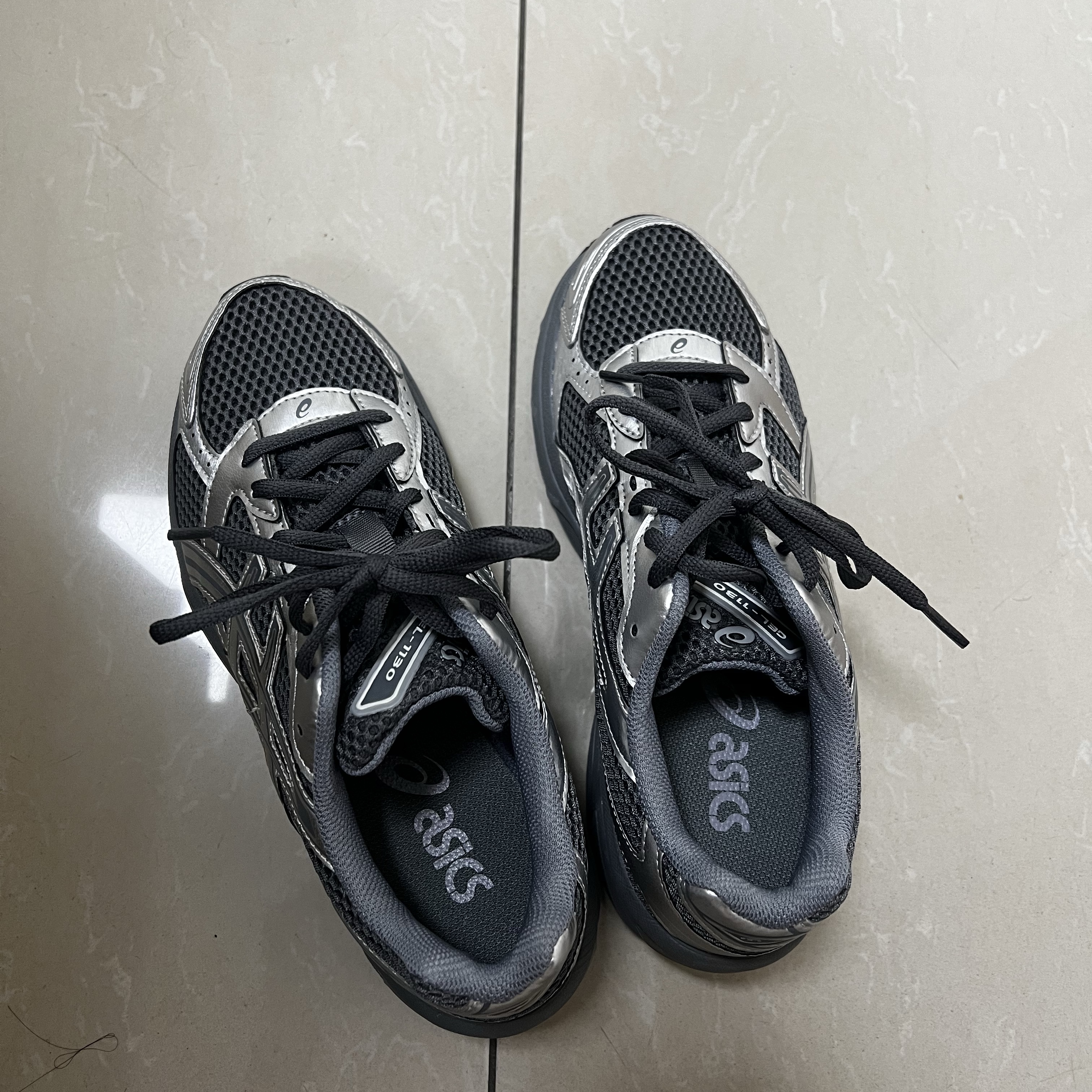 Asics Gel-1130 Steel Grey Pure Silver 착용 스타일