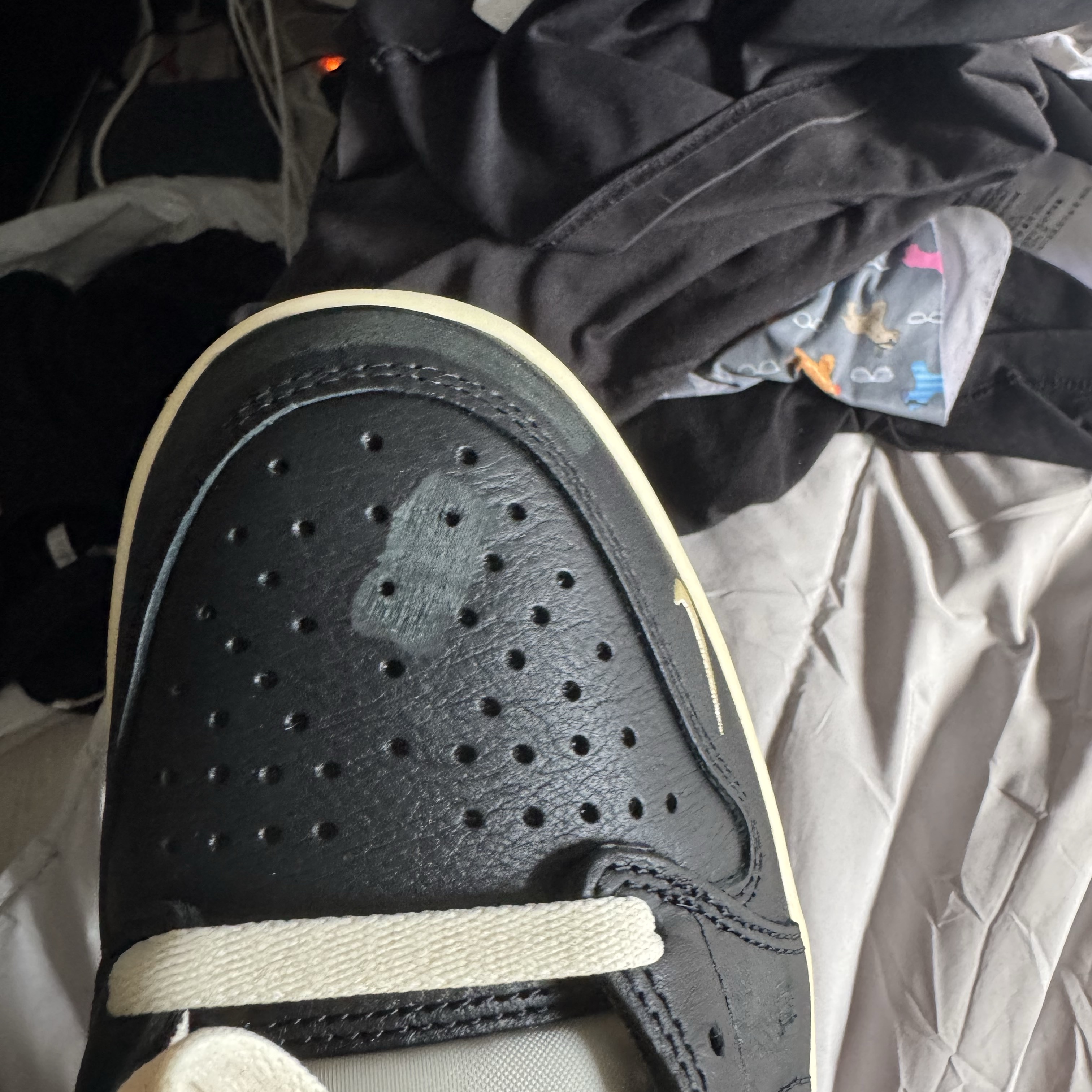 Jordan 1 x Nigel Sylvester Retro Low OG Better With Time 착용 스타일 - 3