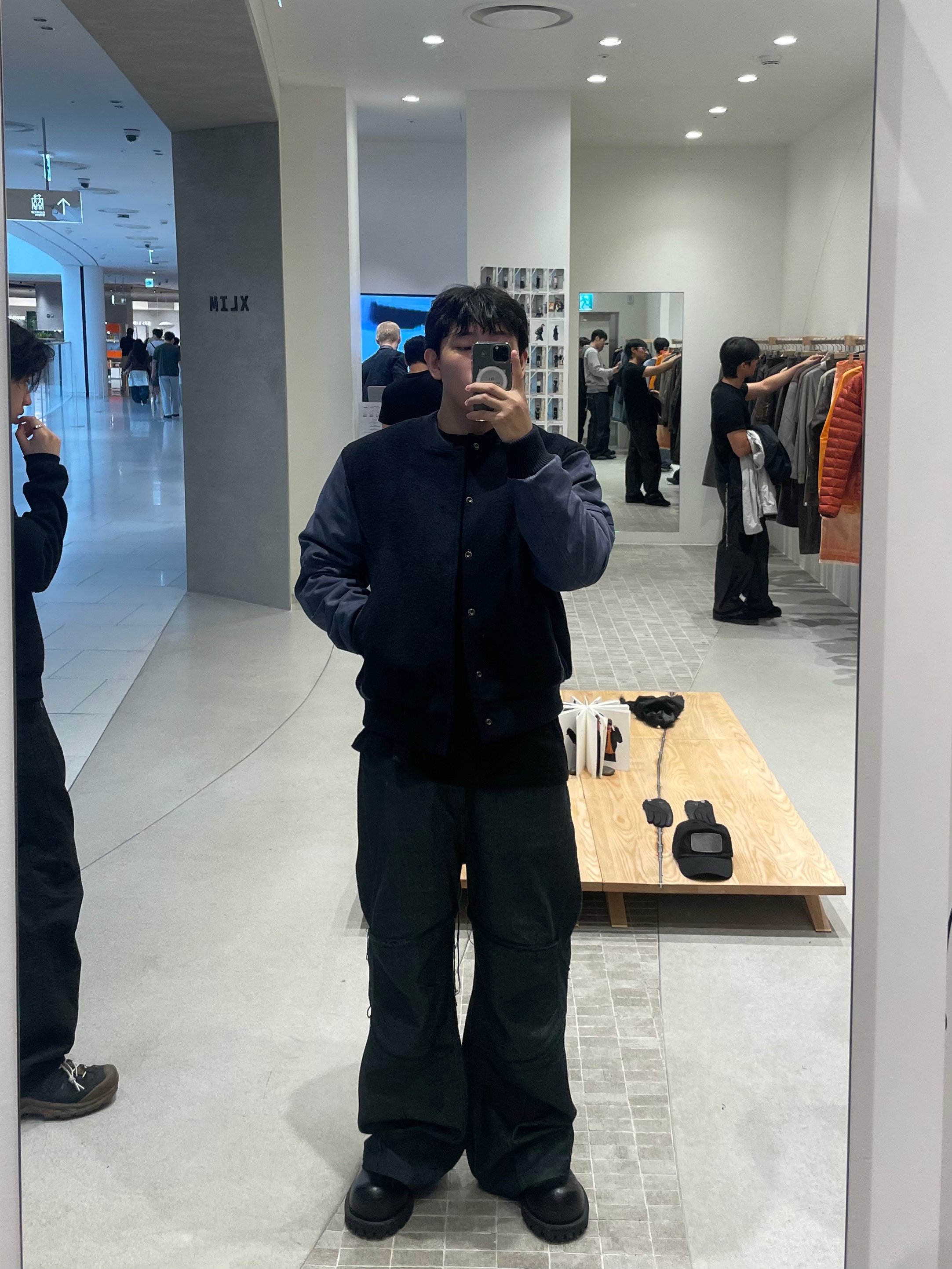 Xlim Ep.6 01 Sleeve T-Shirt Black, Xlim Ep.6 04 Trousers Black 착용 스타일 - 6