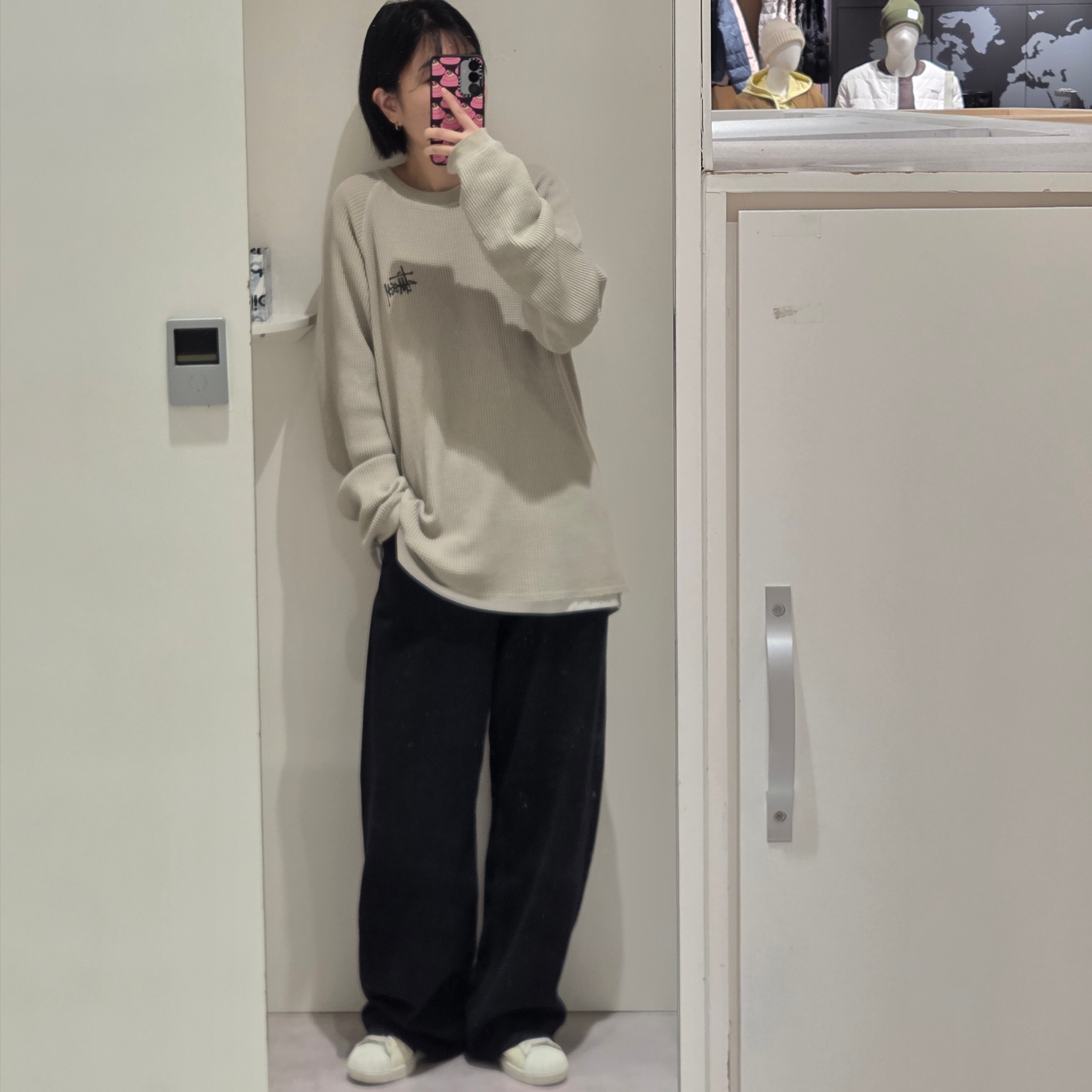 Stussy Raglan Thermal LS Crew Bone 착용 스타일