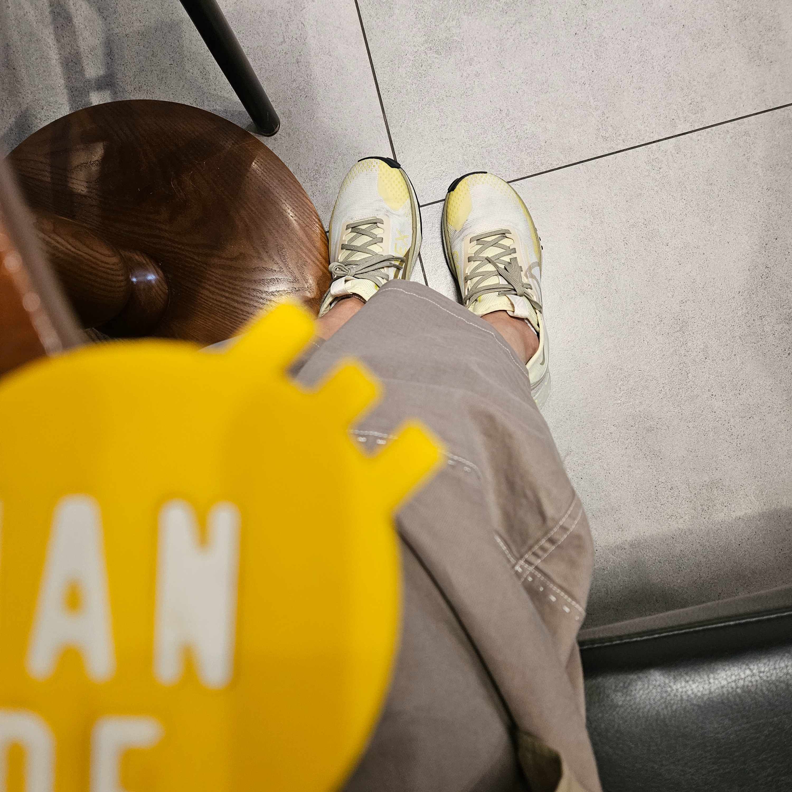 Starbucks x BAPE Baby Milo Keychain, Starbucks x BAPE Baby Milo Keychain 착용 스타일 - 3
