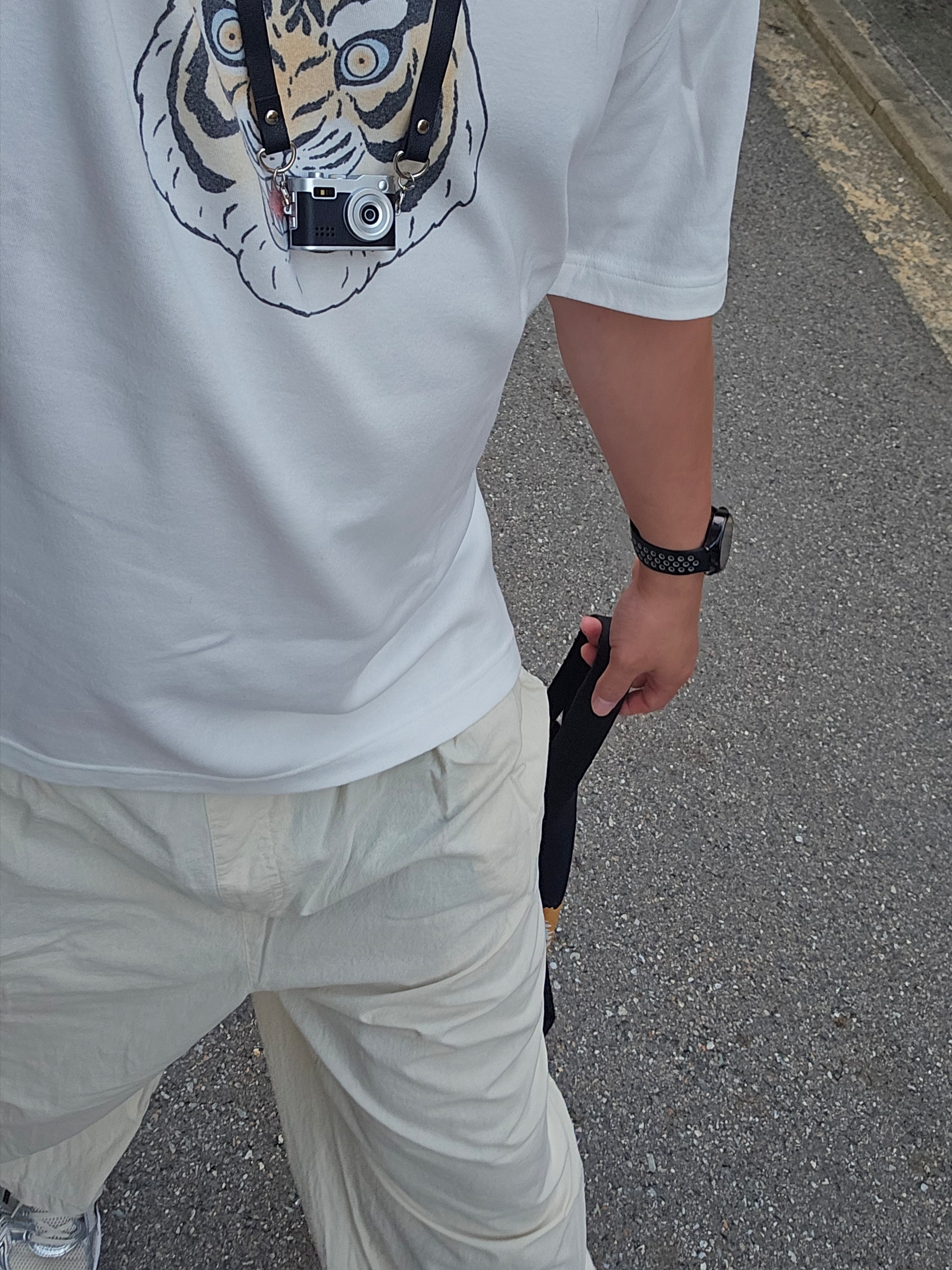 Kia Tigers x IAB Studio Tiger Head T-Shirt White, Asics Gel-Kayano 14 Cream Black 착용 스타일