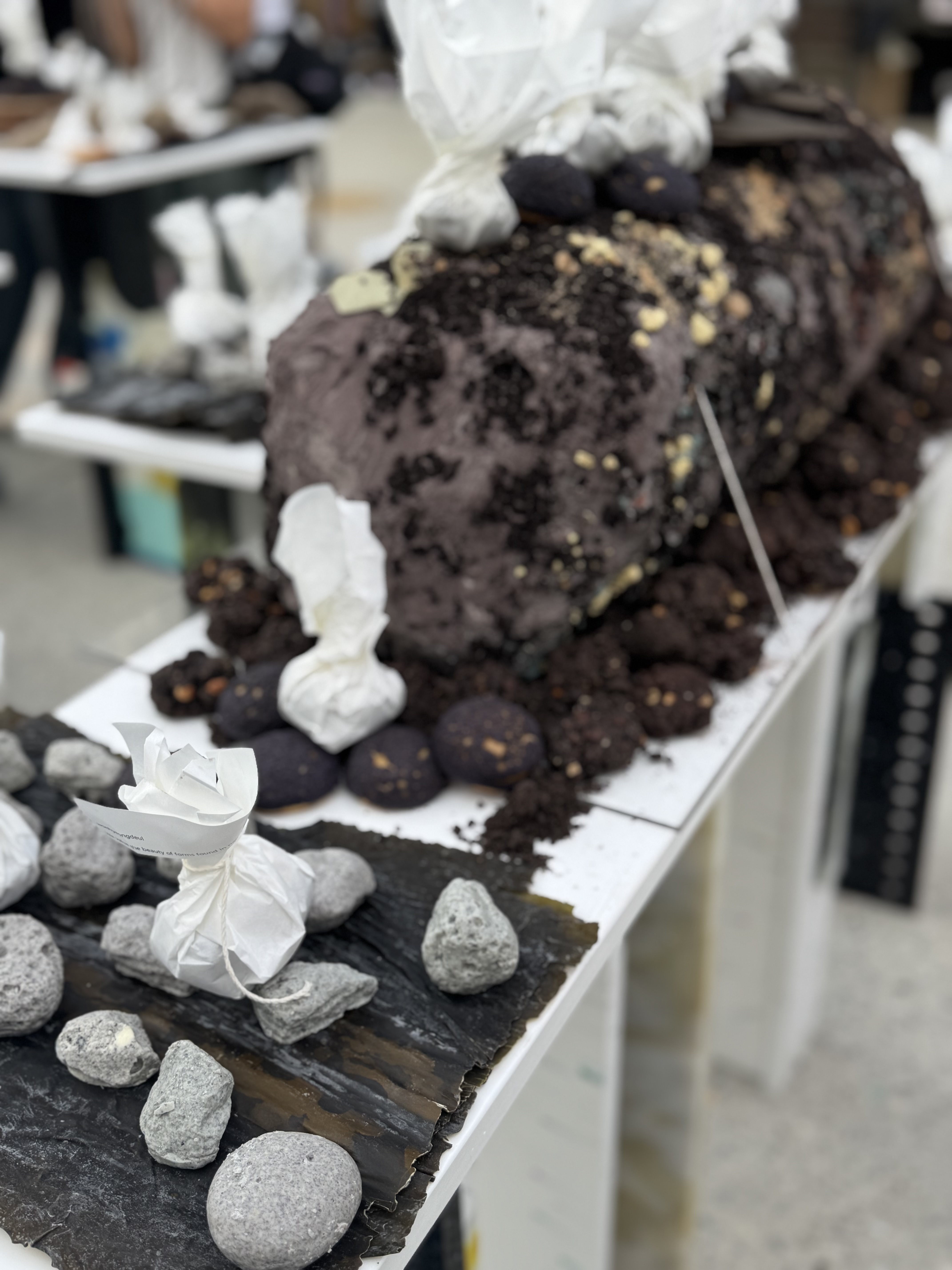 OOPSeoul 2025 - Visual Art Festival 착용 스타일 - 1