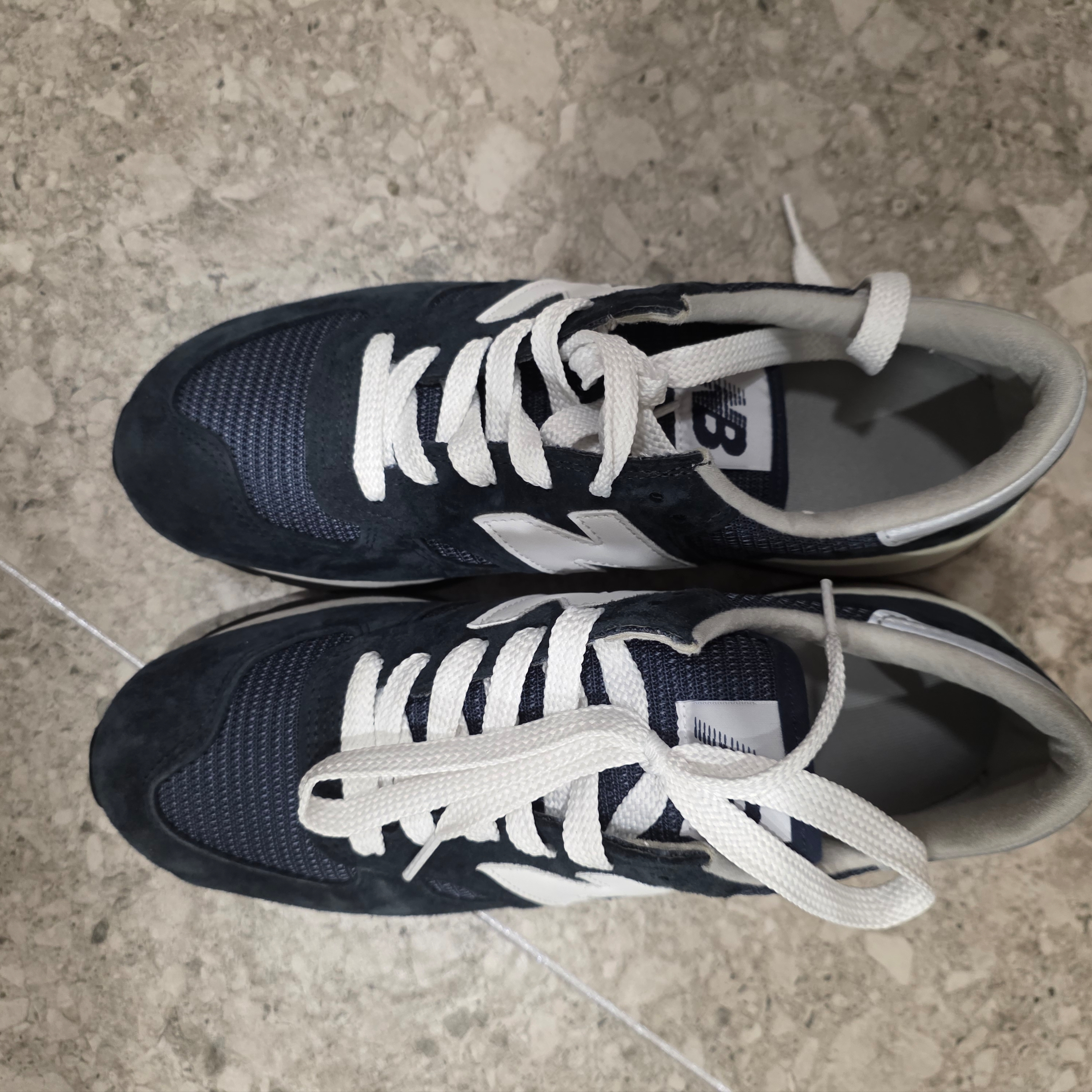 New Balance 990v1 Made in USA Navy 착용 스타일