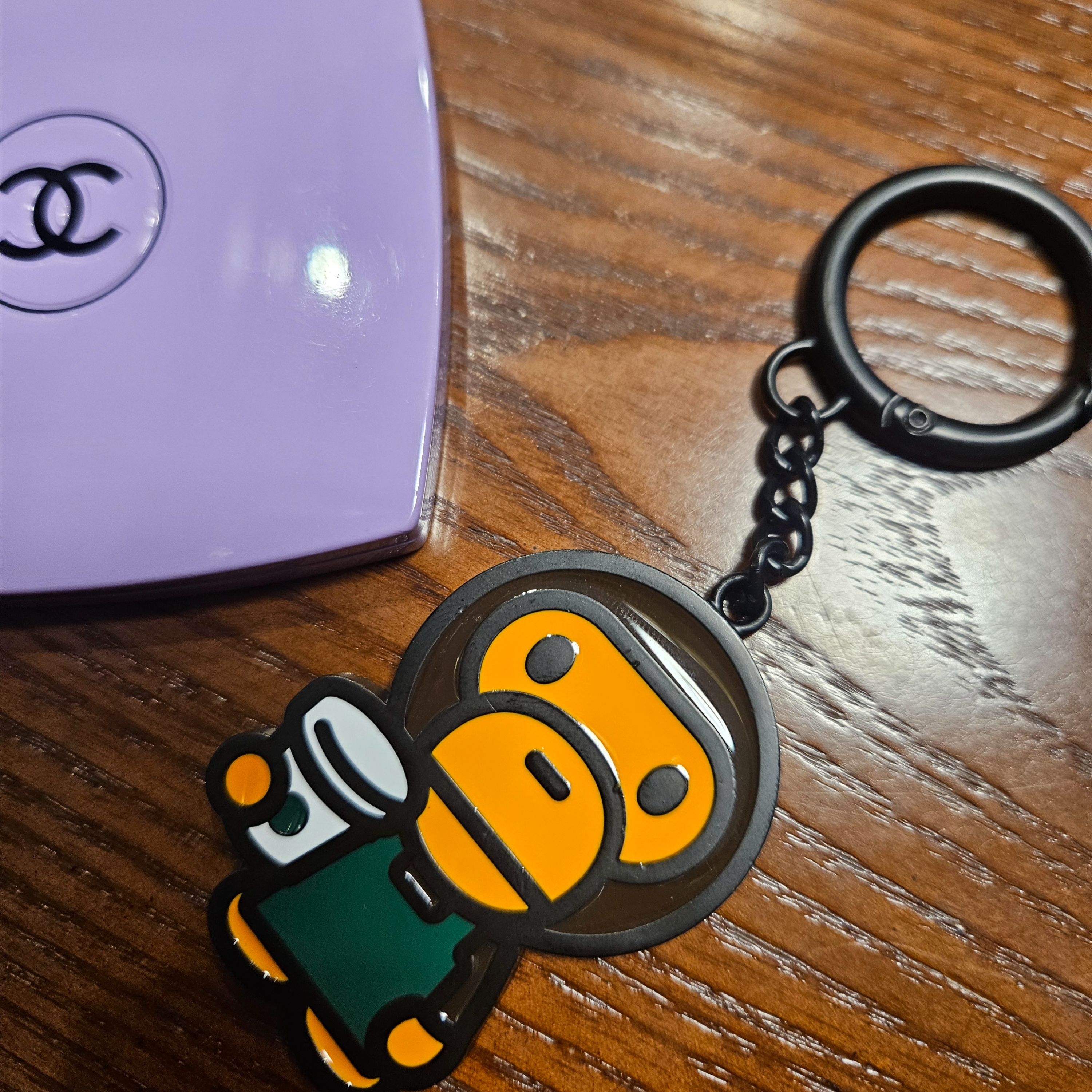 Starbucks x BAPE Baby Milo Keychain 착용 스타일