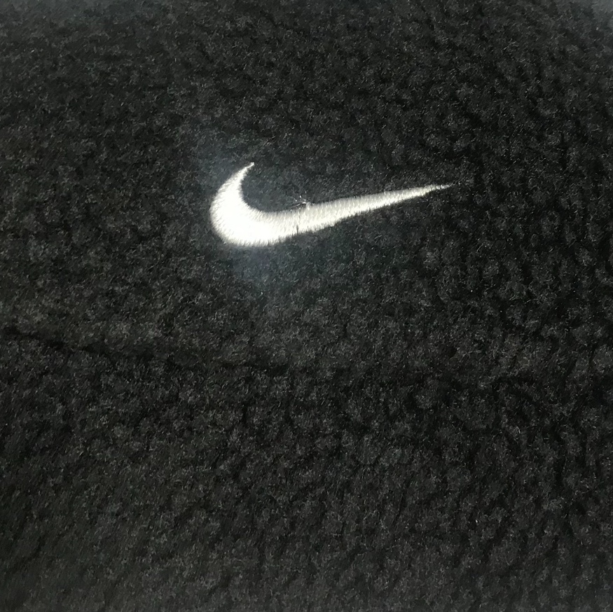 (Kids) Nike NSW Faux Fur Crossbody Bag Black 착용 스타일