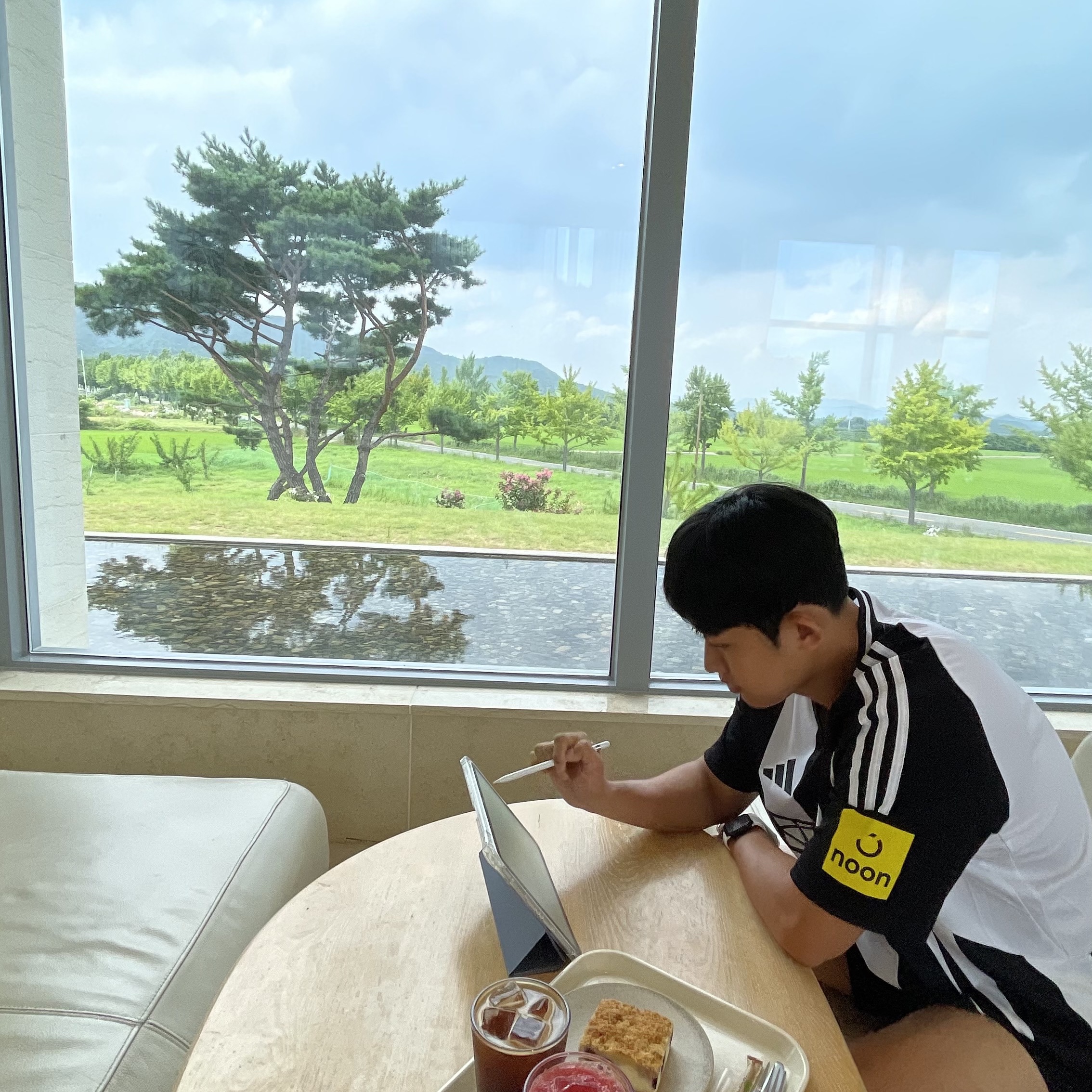 Adidas Newcastle United FC 2024/25 Home Jersey Black White - US Sizing (Non Marking Ver.) 착용 스타일