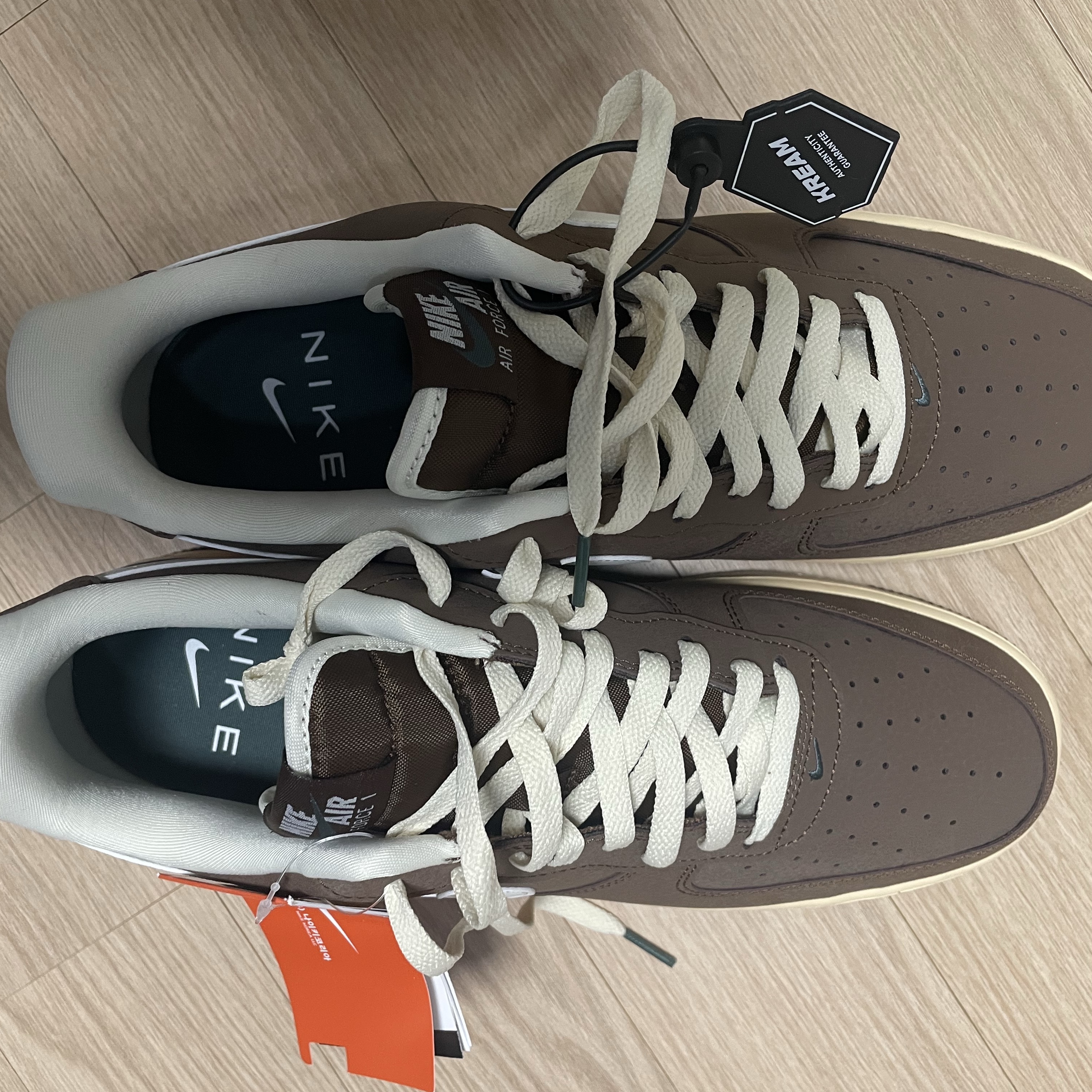 Nike Air Force 1 '07 Cacao Wow Coconut Milk 착용 스타일 - 2