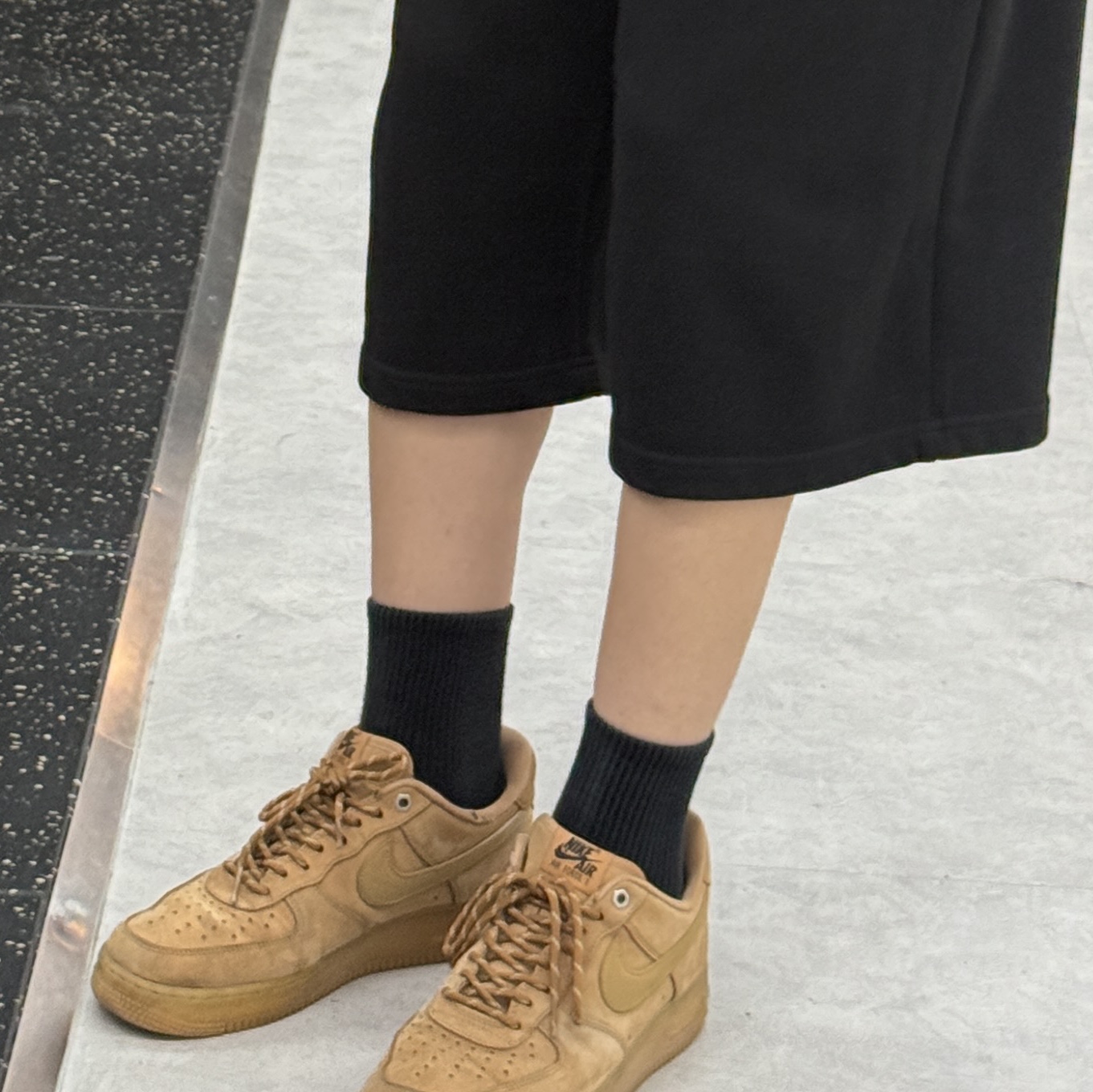 Nike Air Force 1 '07 WB Flax 착용 스타일