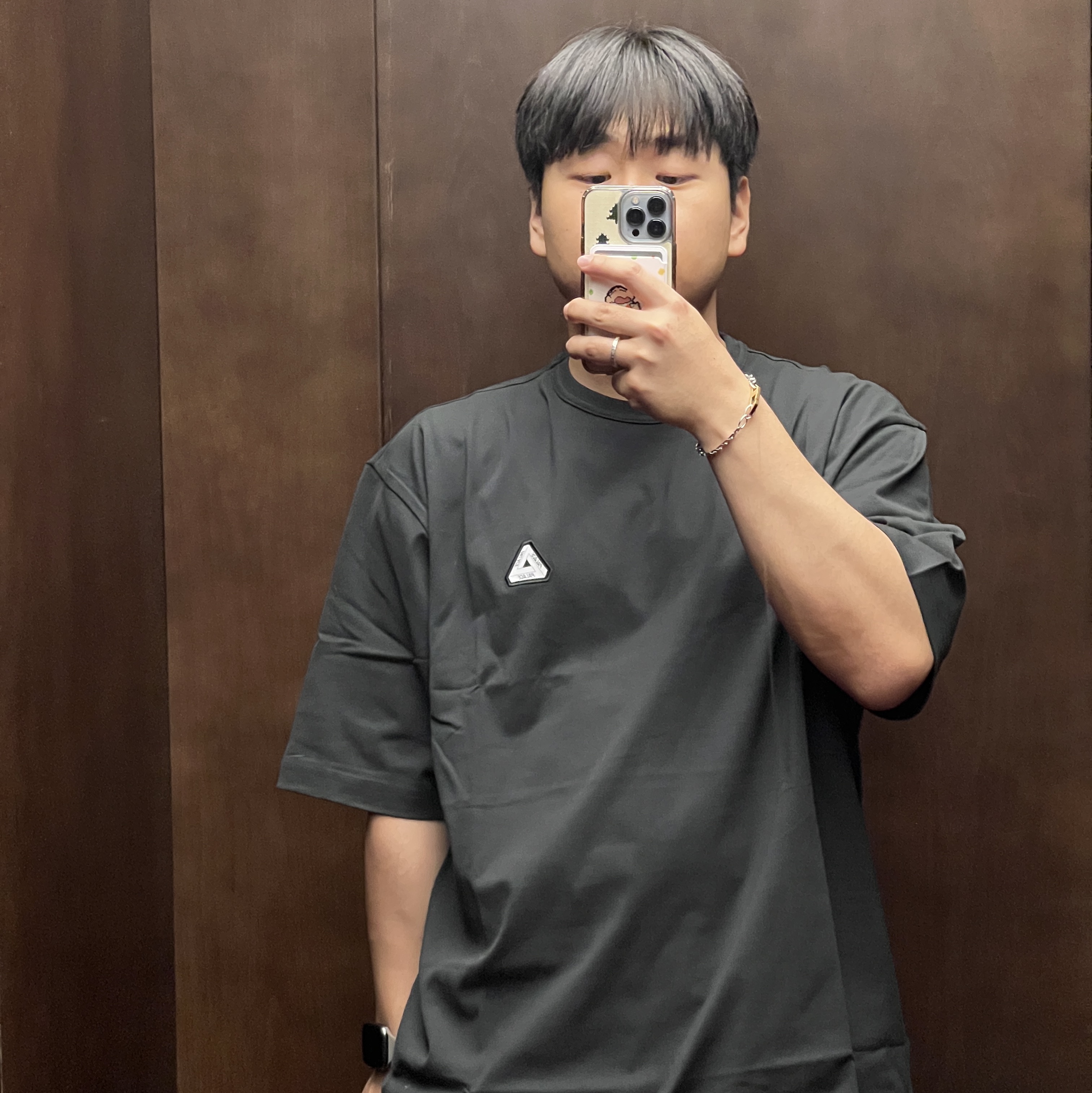 Palace Sofar T-Shirt Black 착용 스타일