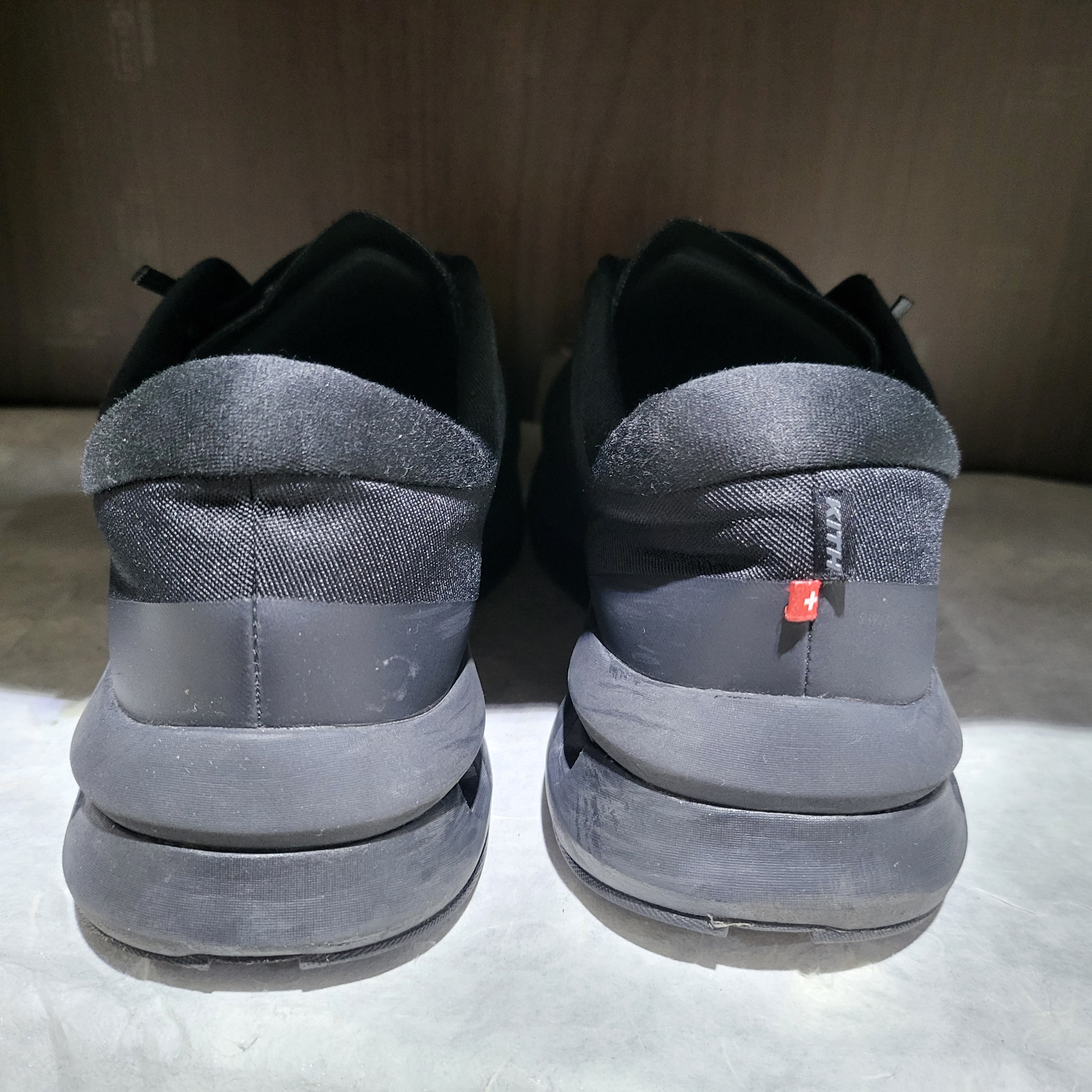 On Running x Kith Cloudzone Black 착용 스타일
