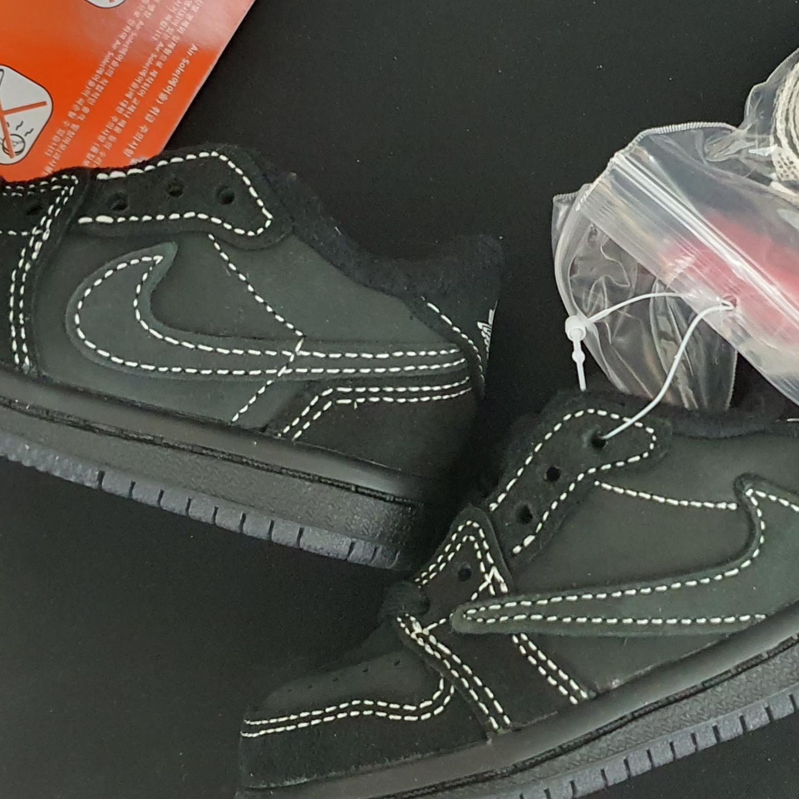 (TD) Jordan 1 x Travis Scott Retro Low OG SP Black Phantom 착용 스타일