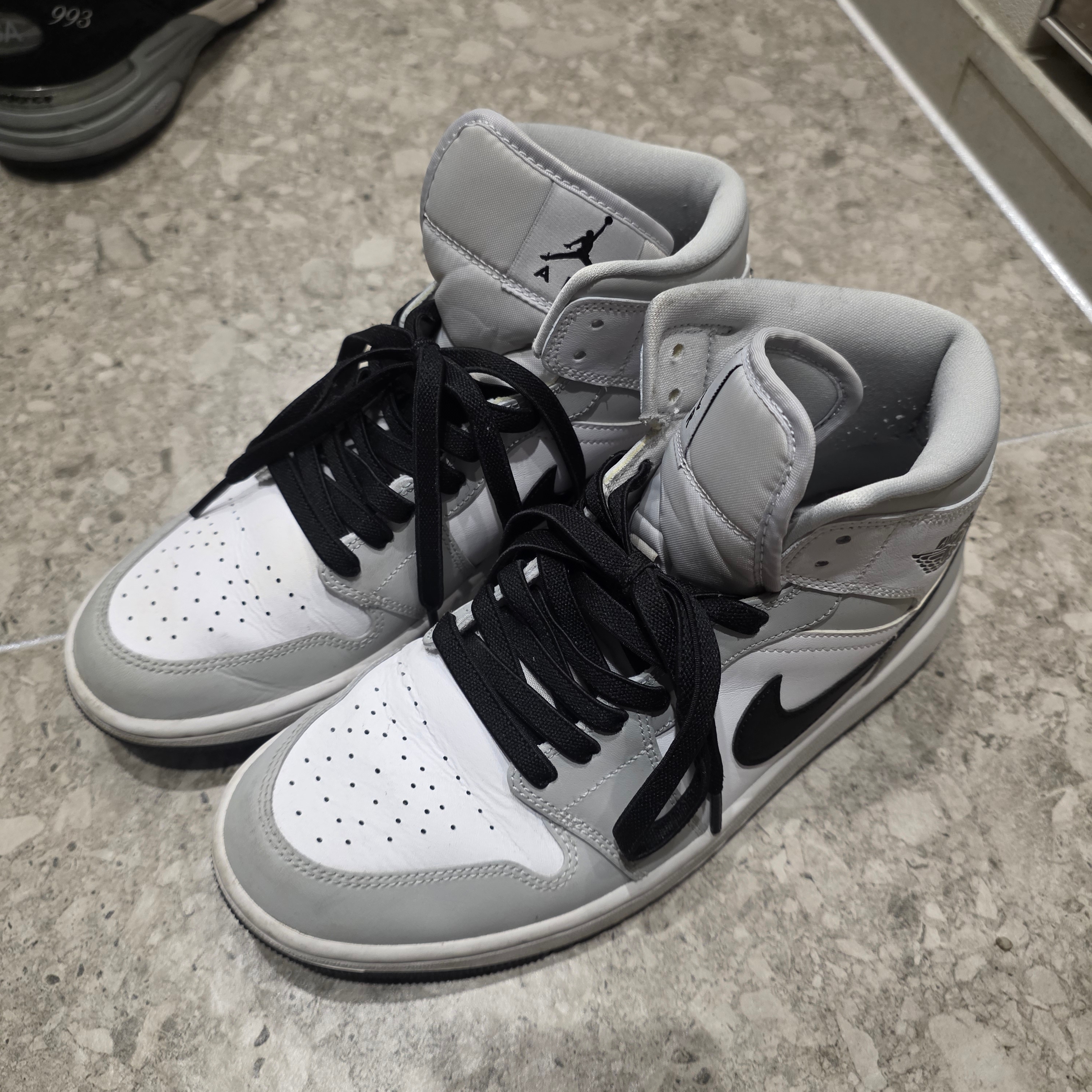 (W) Jordan 1 Mid Grey Fog 착용 스타일