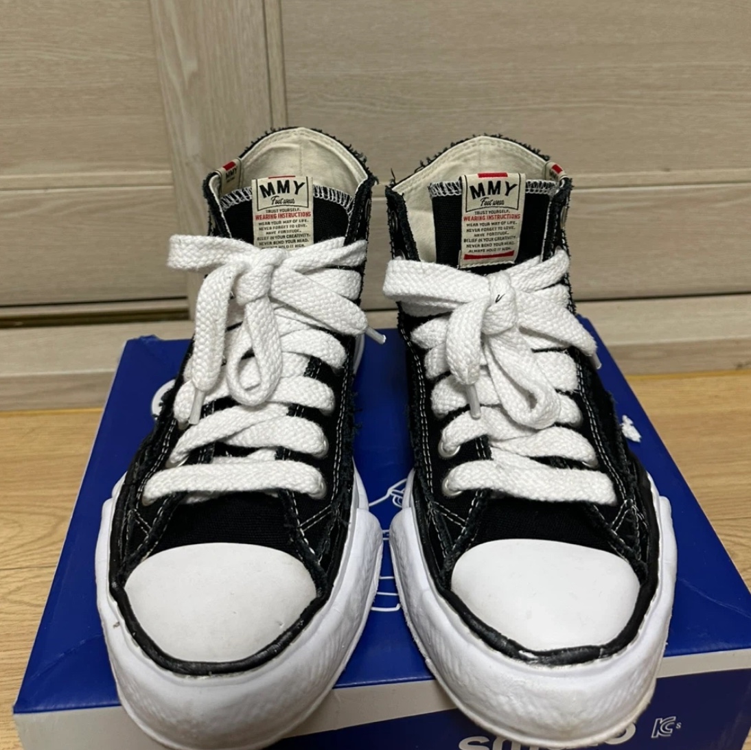 Maison Mihara Yasuhiro Peterson OG Sole Canvas High-top Sneakers Black 착용 스타일
