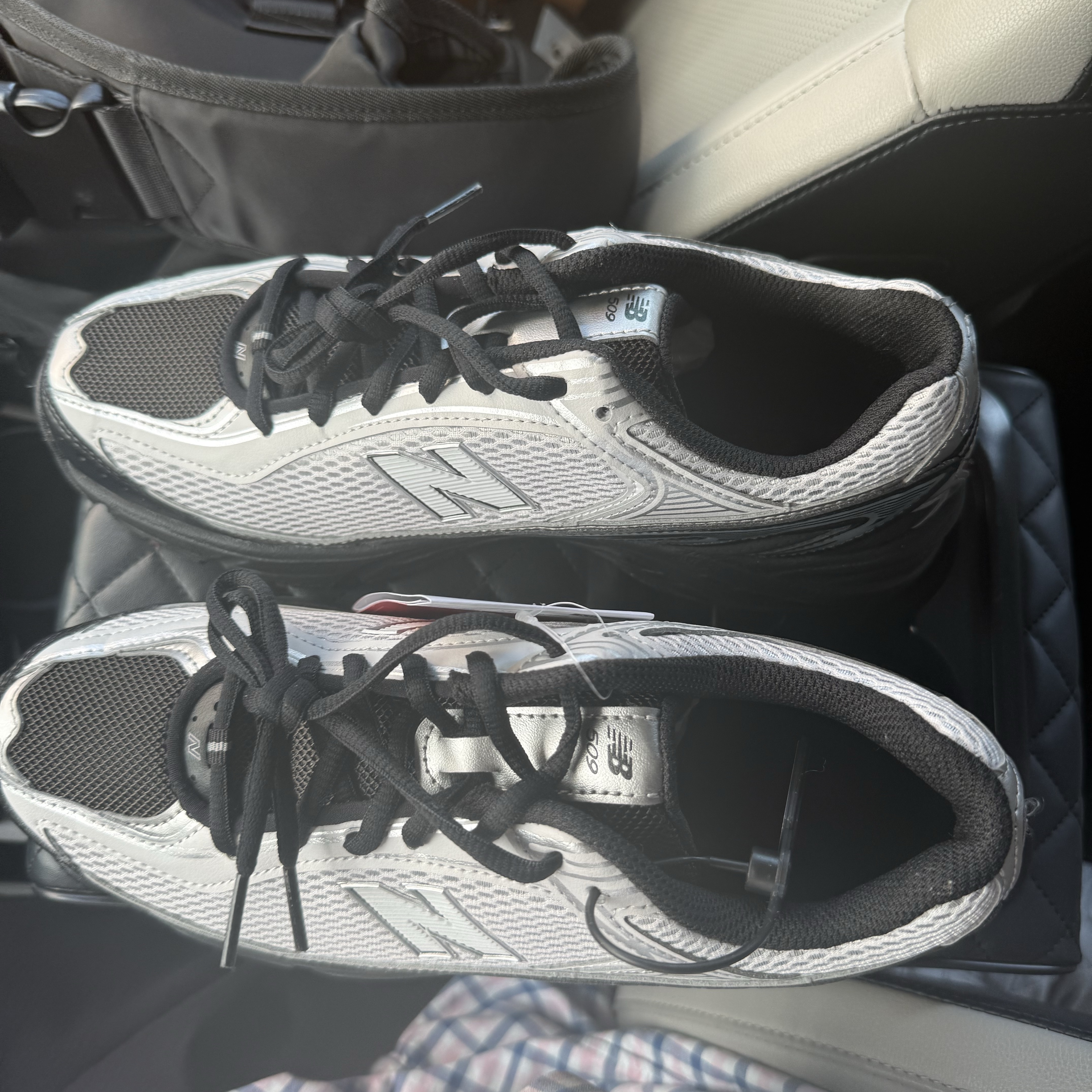 New Balance 509 Black Gray 착용 스타일