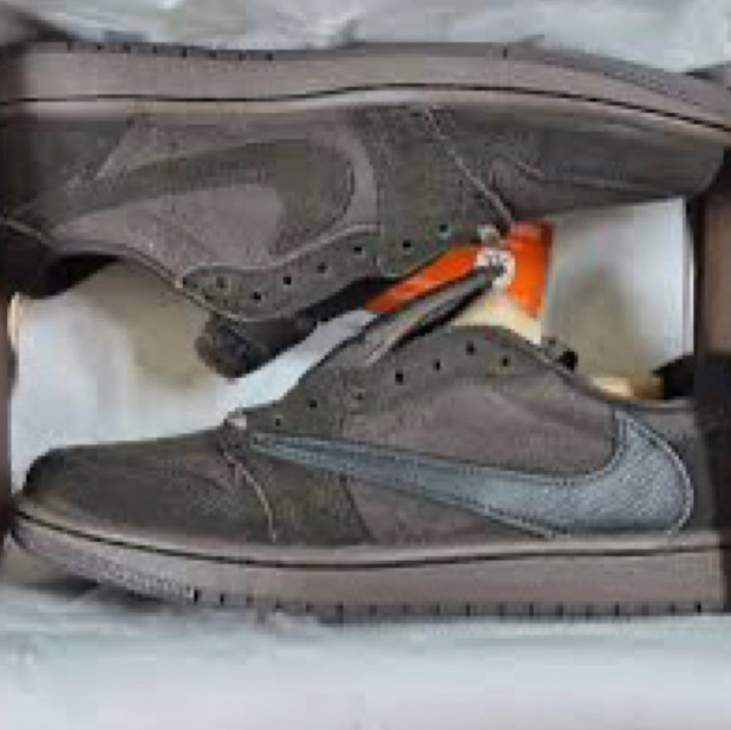 Jordan 1 x Travis Scott Retro Low OG SP Velvet Brown and Dark Mocha 착용 스타일