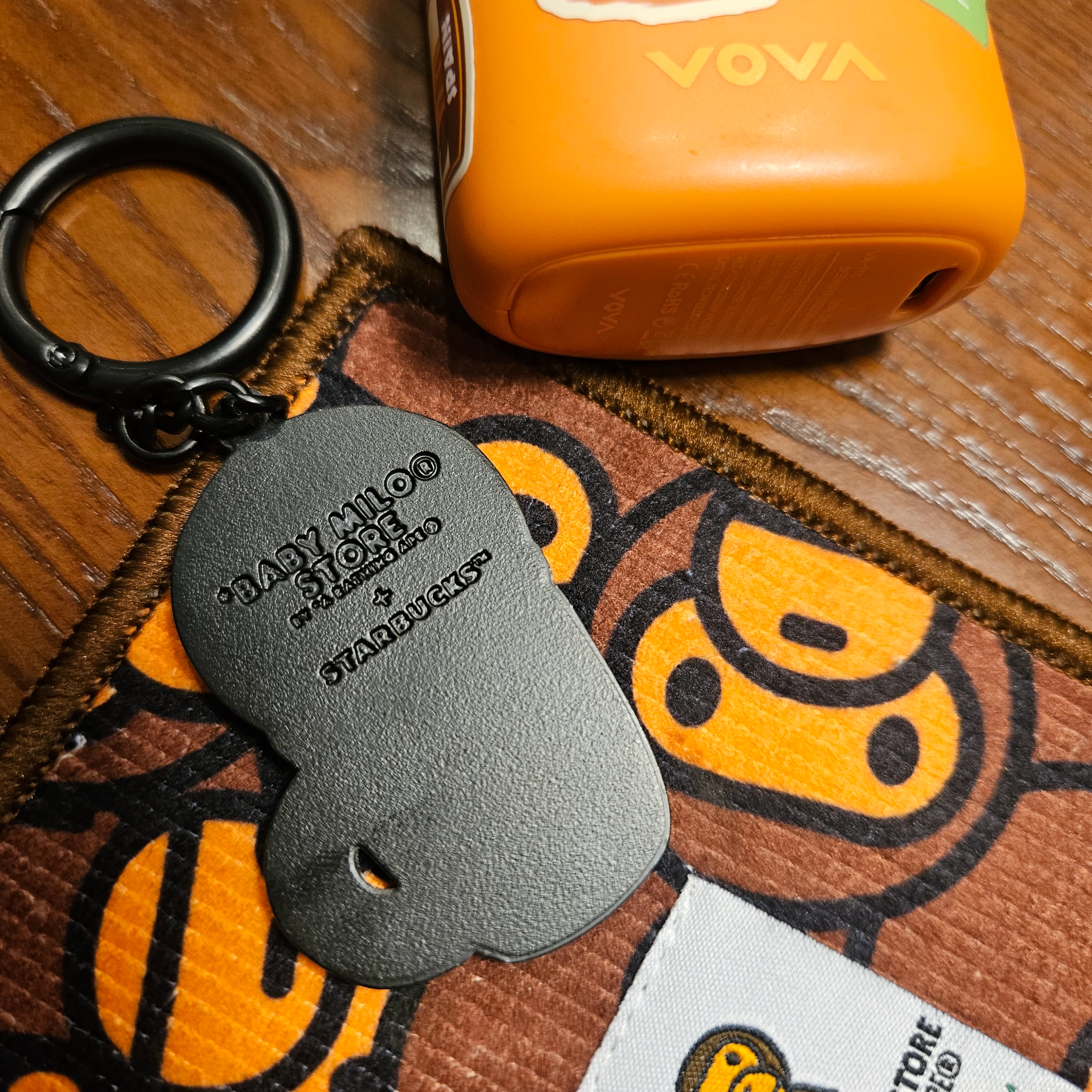 Starbucks x BAPE Baby Milo Keychain 착용 스타일 - 4