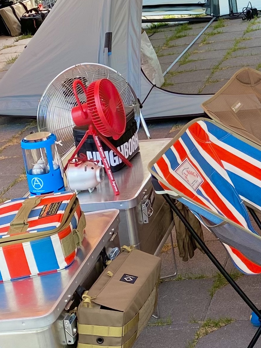 Supreme x Cargo Container Electric Fan Red - 23FW 착용 스타일