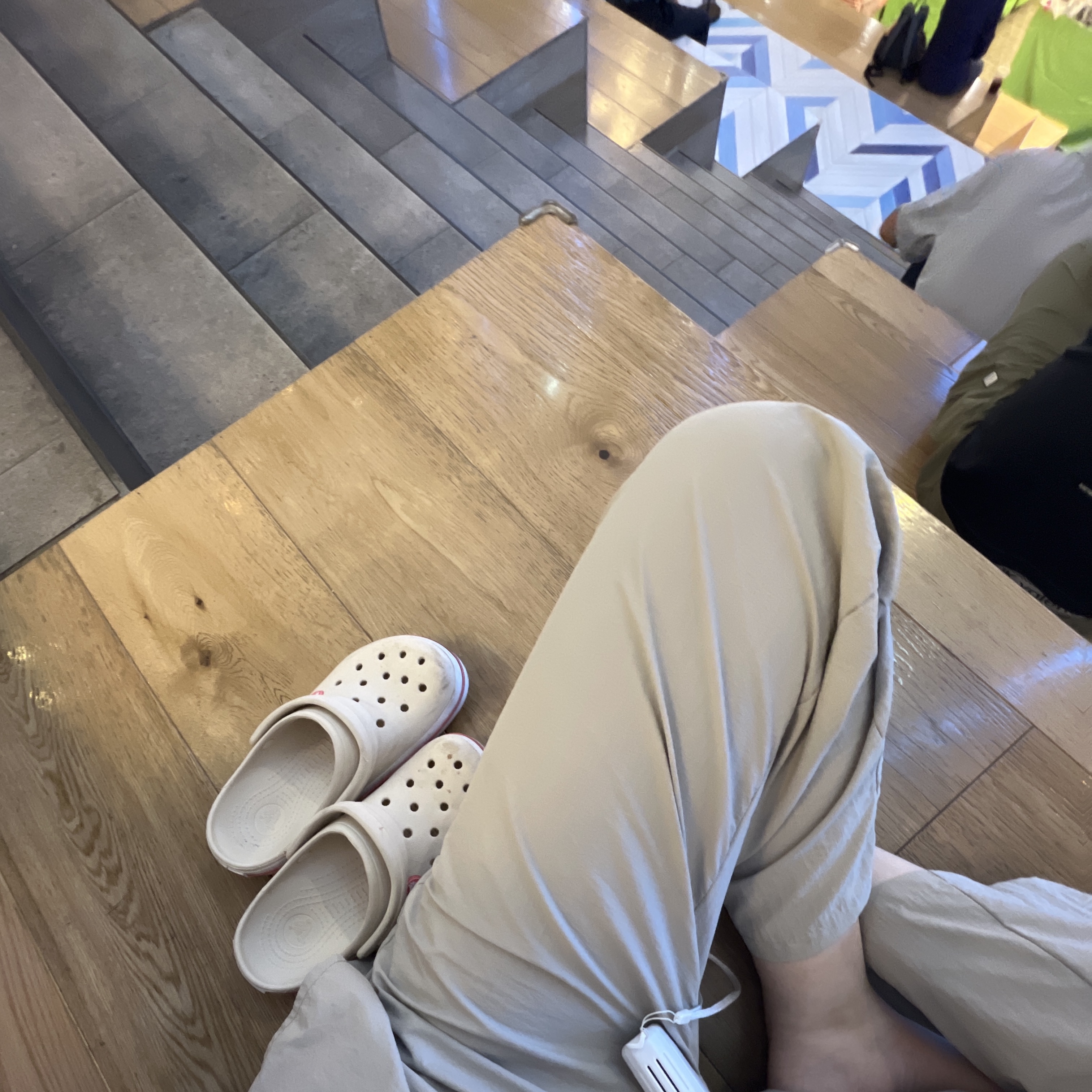 Crocs Crocband Clog Stucco Melon 착용 스타일