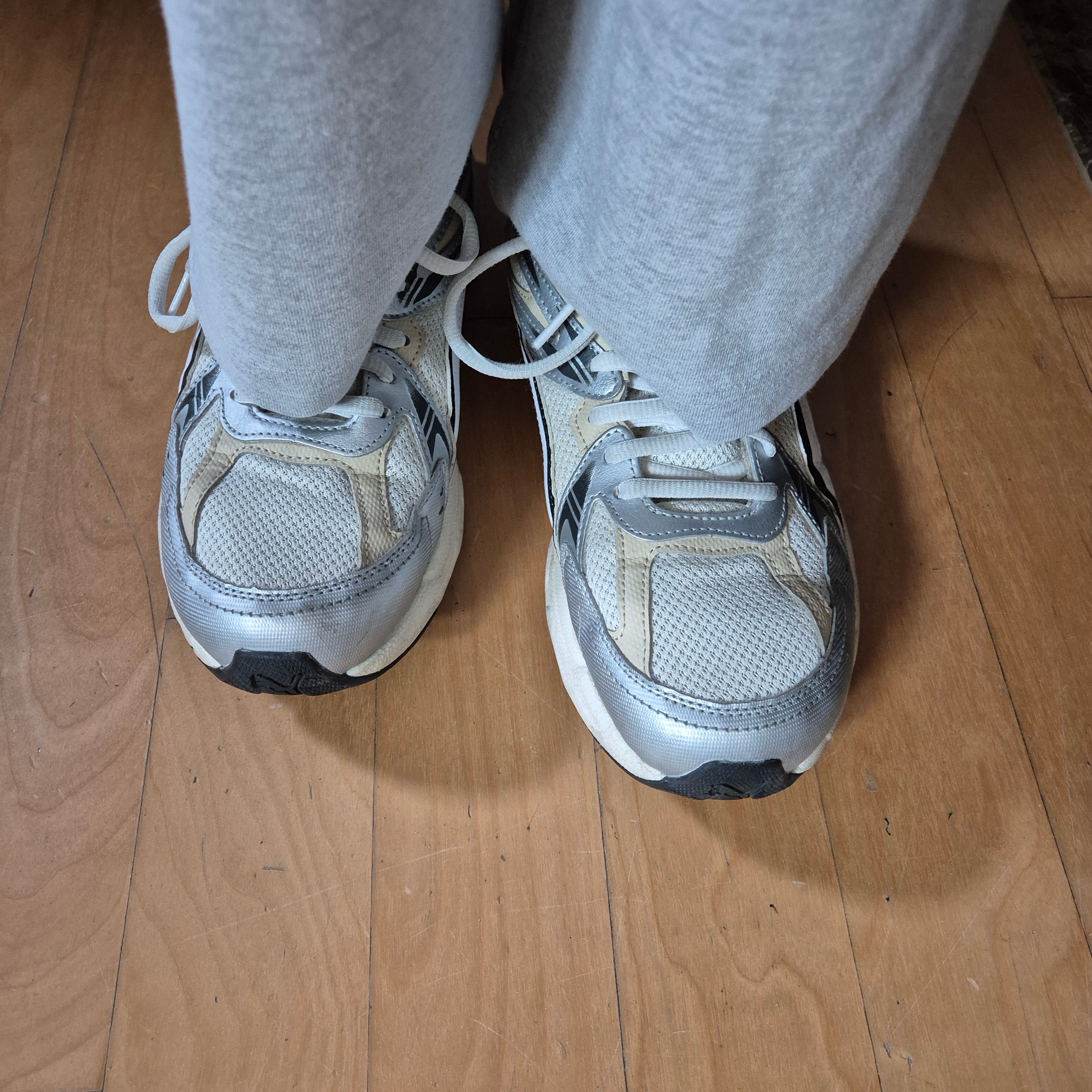 Puma Milenio Tech Warm White Silver 착용 스타일