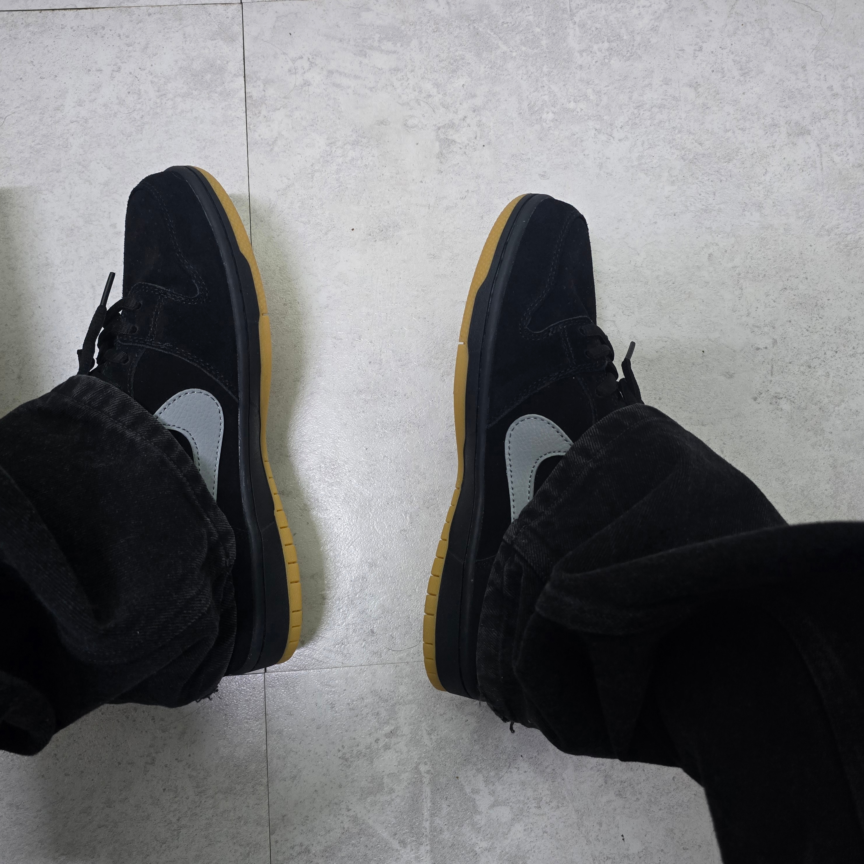 Nike SB Dunk Low Pro Black Cool Grey 착용 스타일