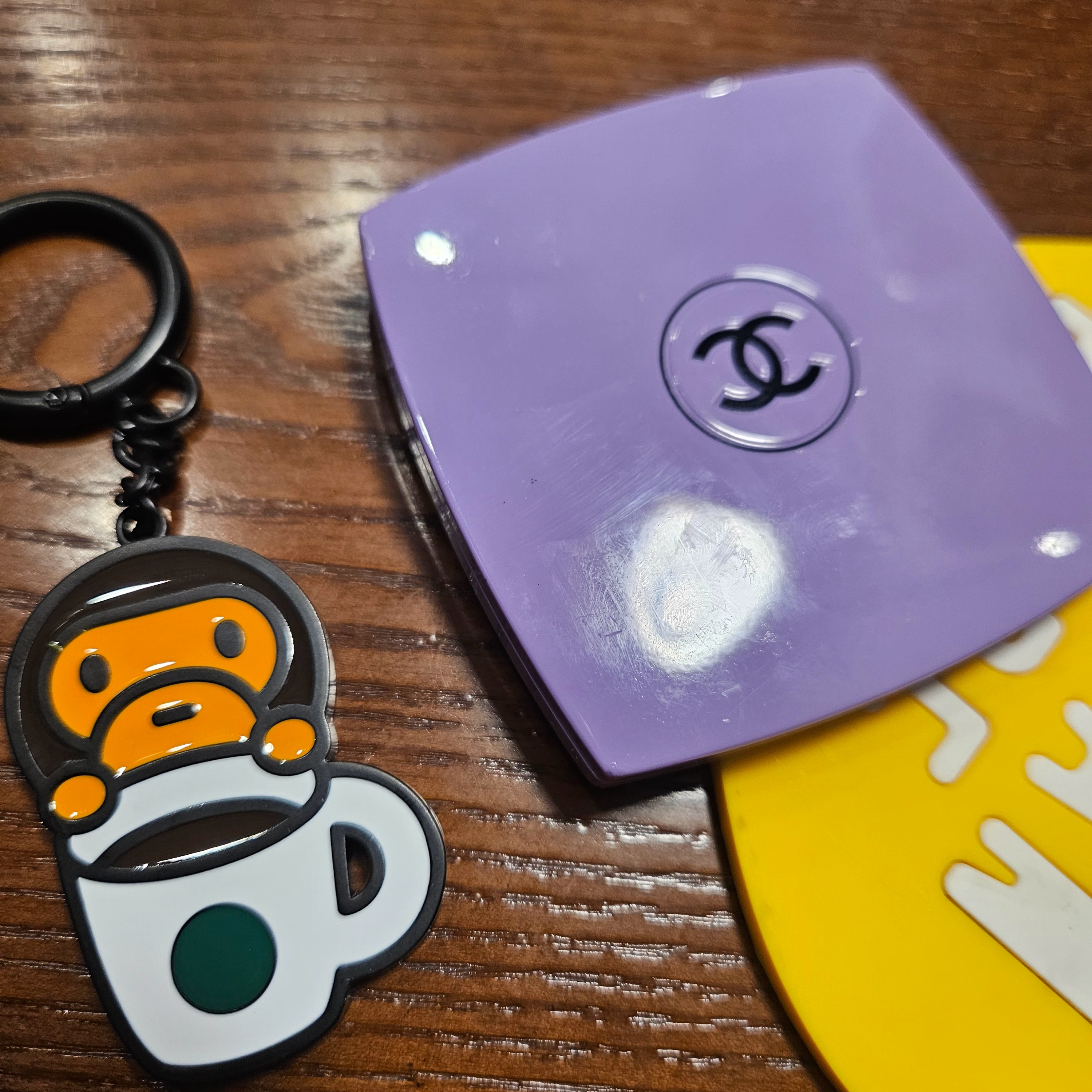 Starbucks x BAPE Baby Milo Keychain 착용 스타일 - 1