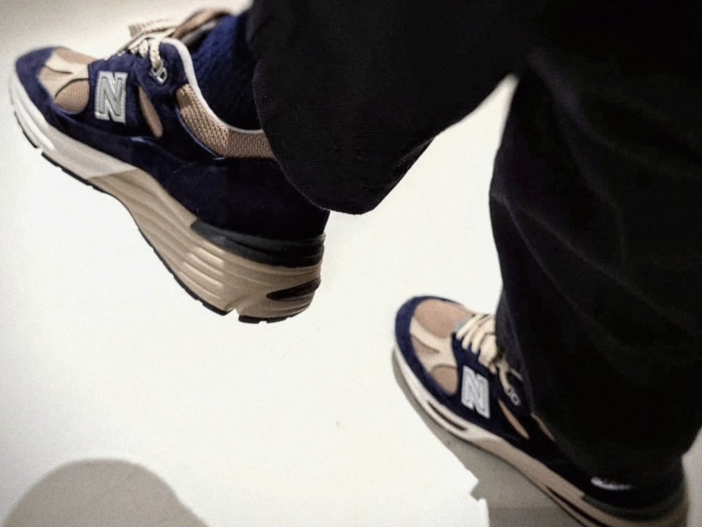 New Balance 991v2 Made in UK After Midnight Sepia Tint 착용 스타일