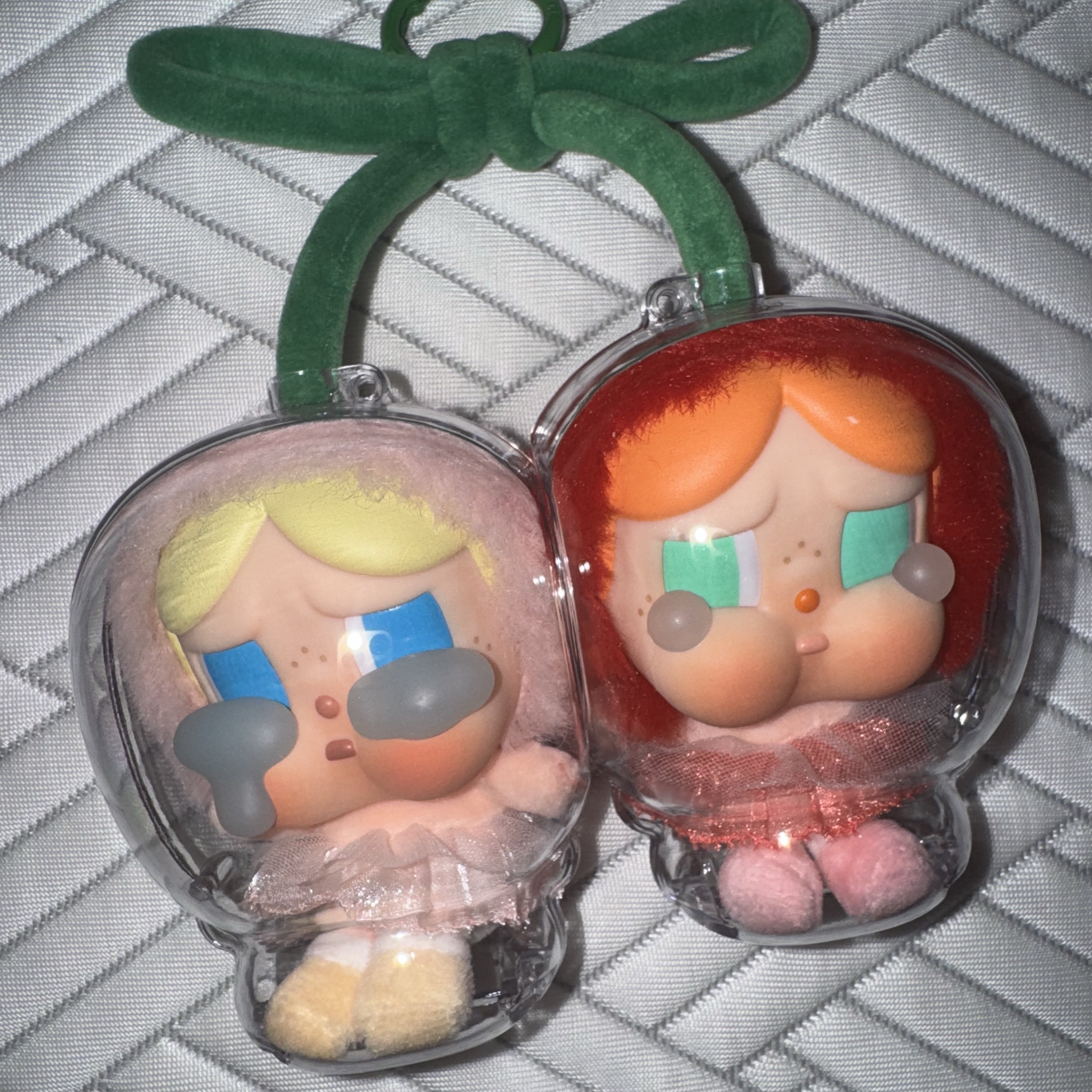 Pop Mart Crybaby Crying For Love Series Vinyl Plush 착용 스타일 - 2