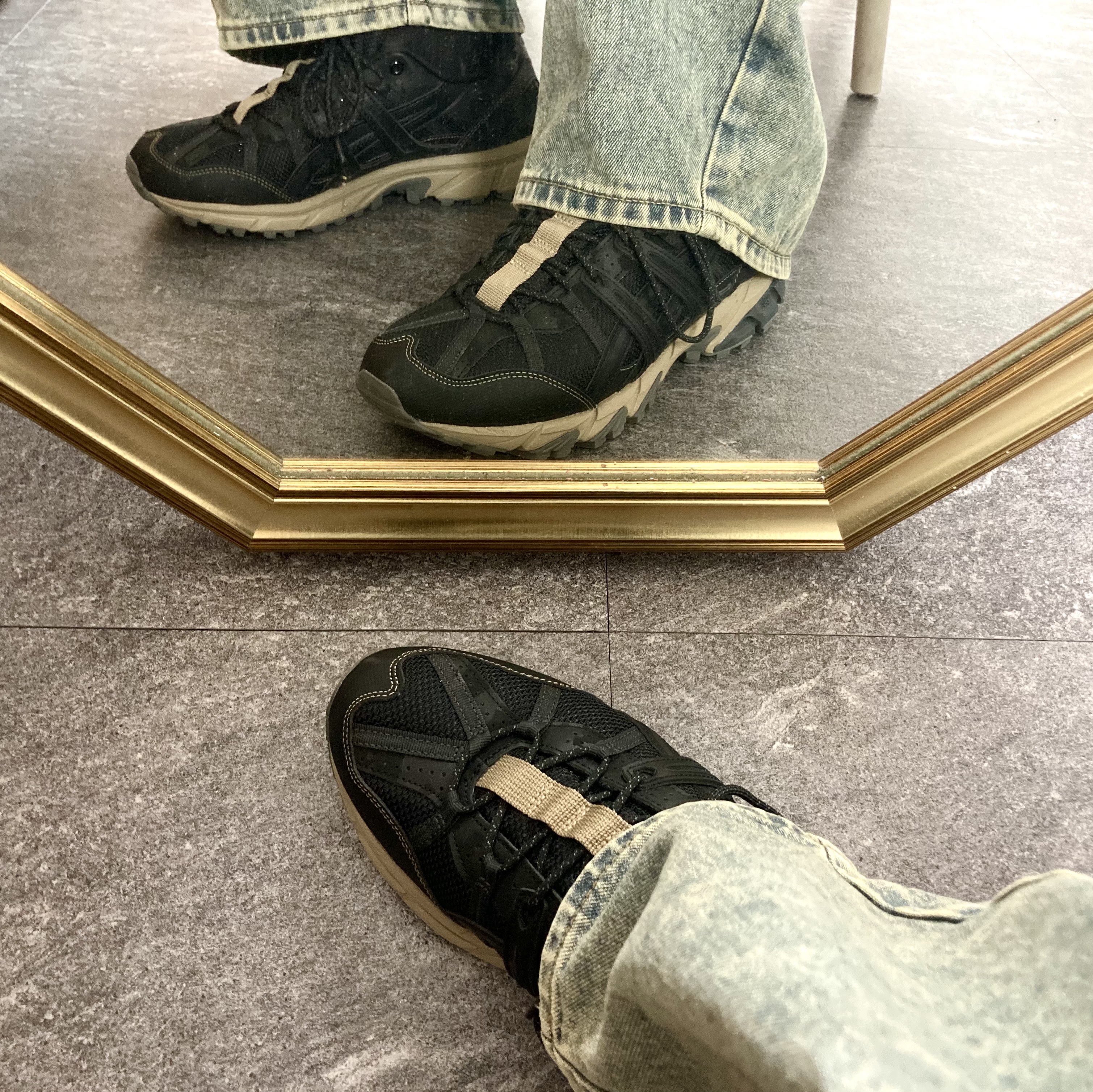Asics Gel-Sonoma 15-50 Black Pepper 착용 스타일