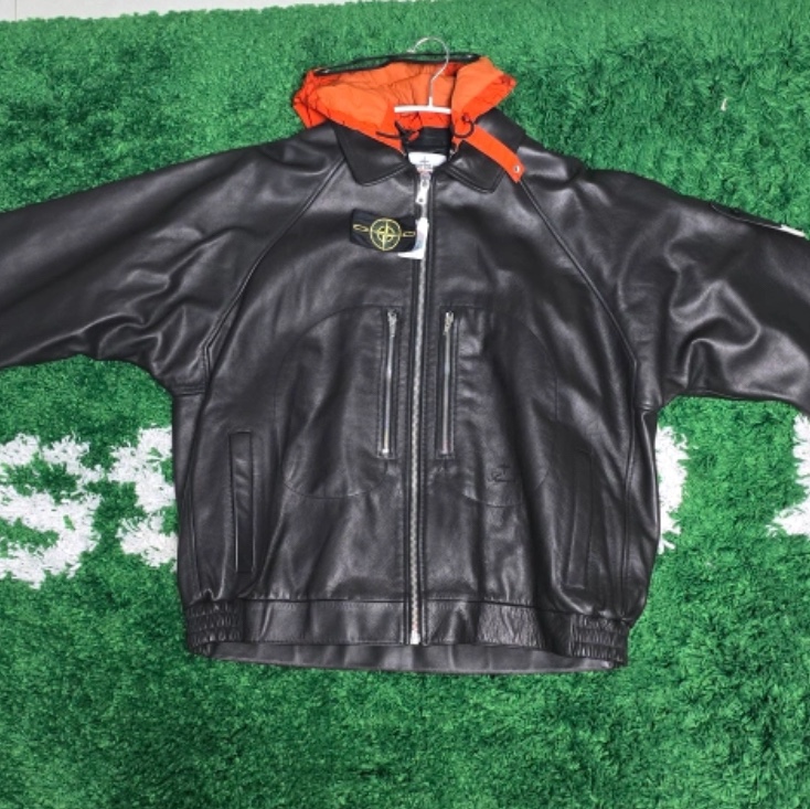 Supreme x Stone Island Leather Bomber Jacket Black - 23FW 착용 스타일