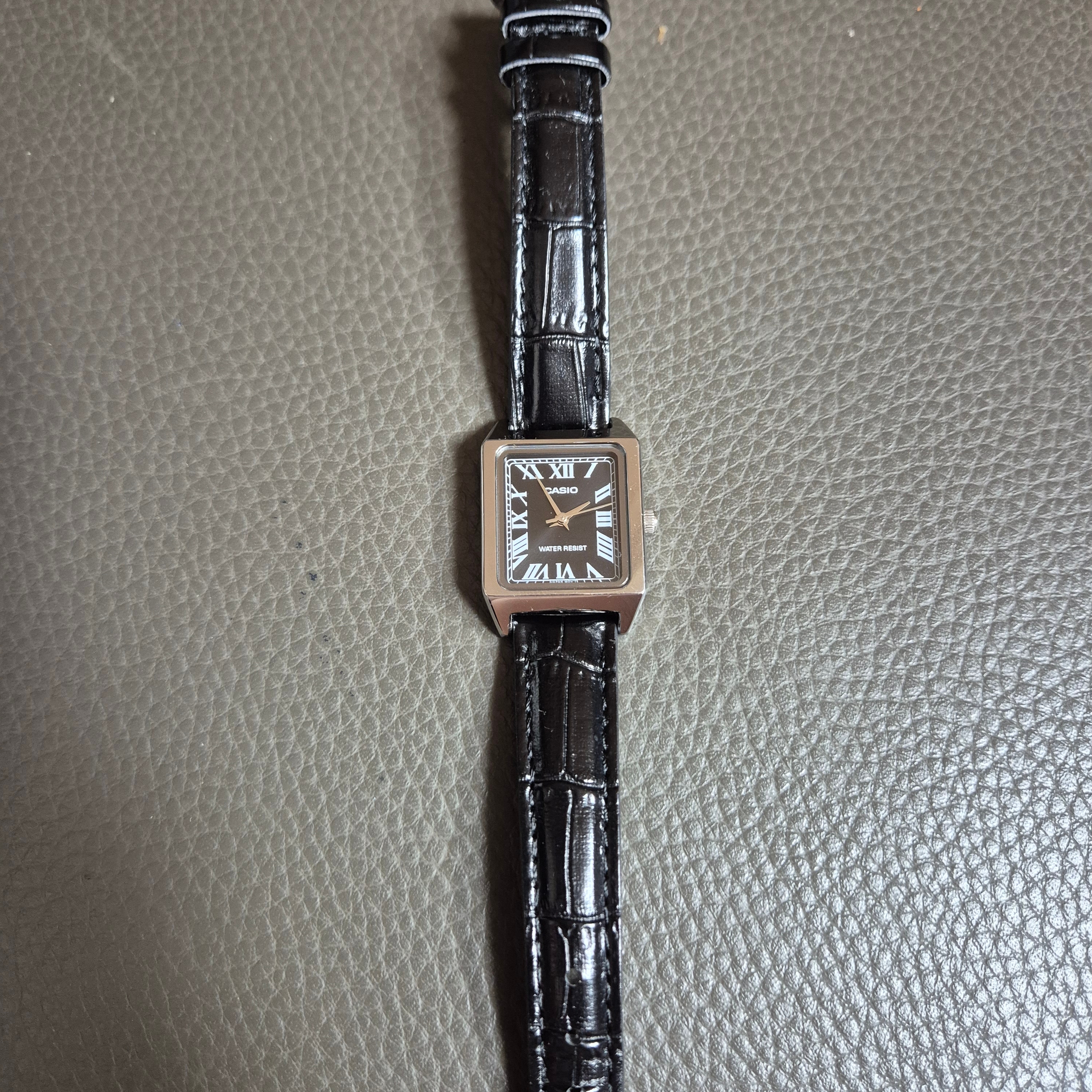 Casio LTP-V007L-1B 착용 스타일