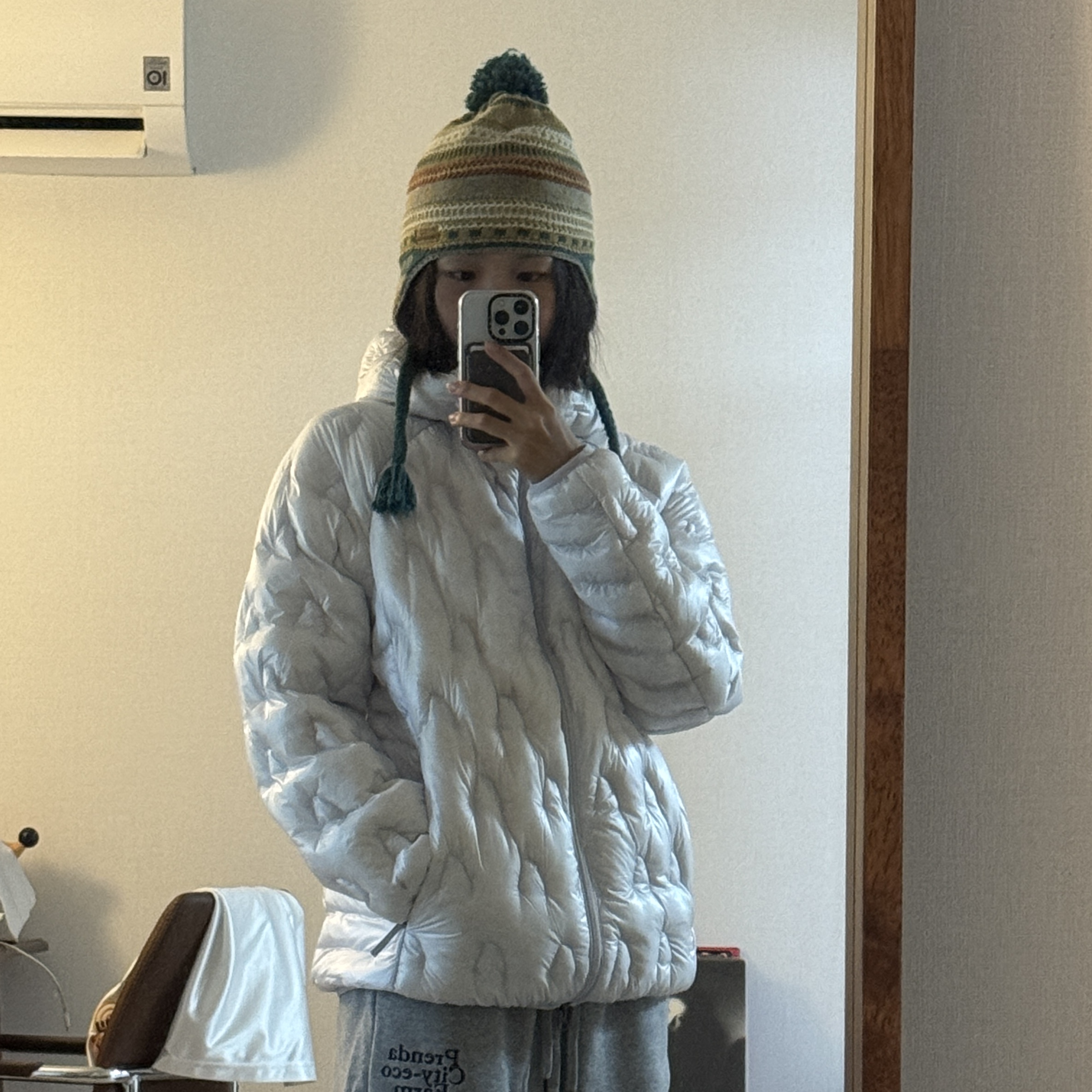 SIERRA DESIGNS Halfdome Lightweight Goose Down Hooded Jacket Light Grey, SIERRA DESIGNS W Halfdome Lightweight Goose Down Hooded Jacket Light Grey 착용 스타일 - 2