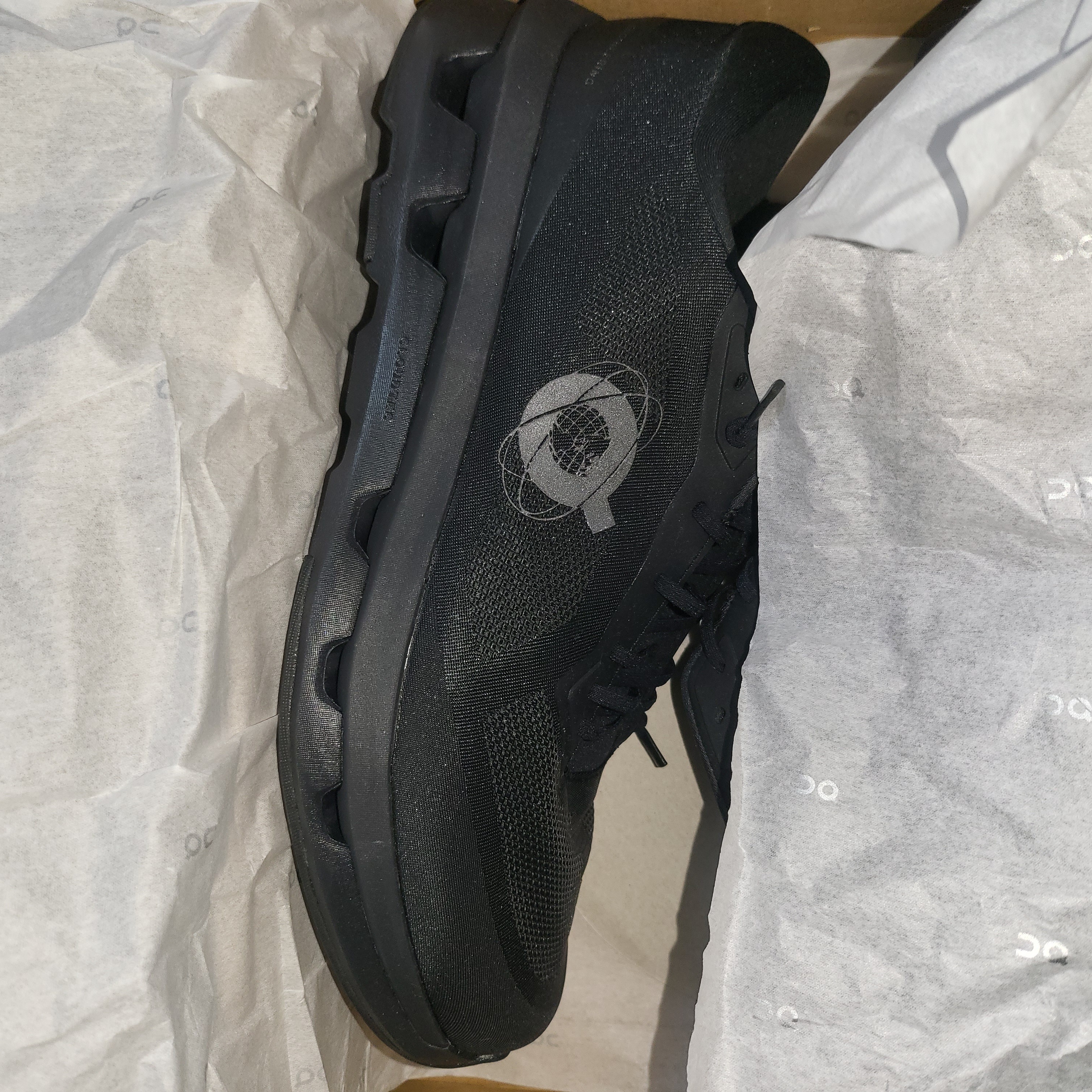 (W) On Running x Kith Cloudzone Black 착용 스타일