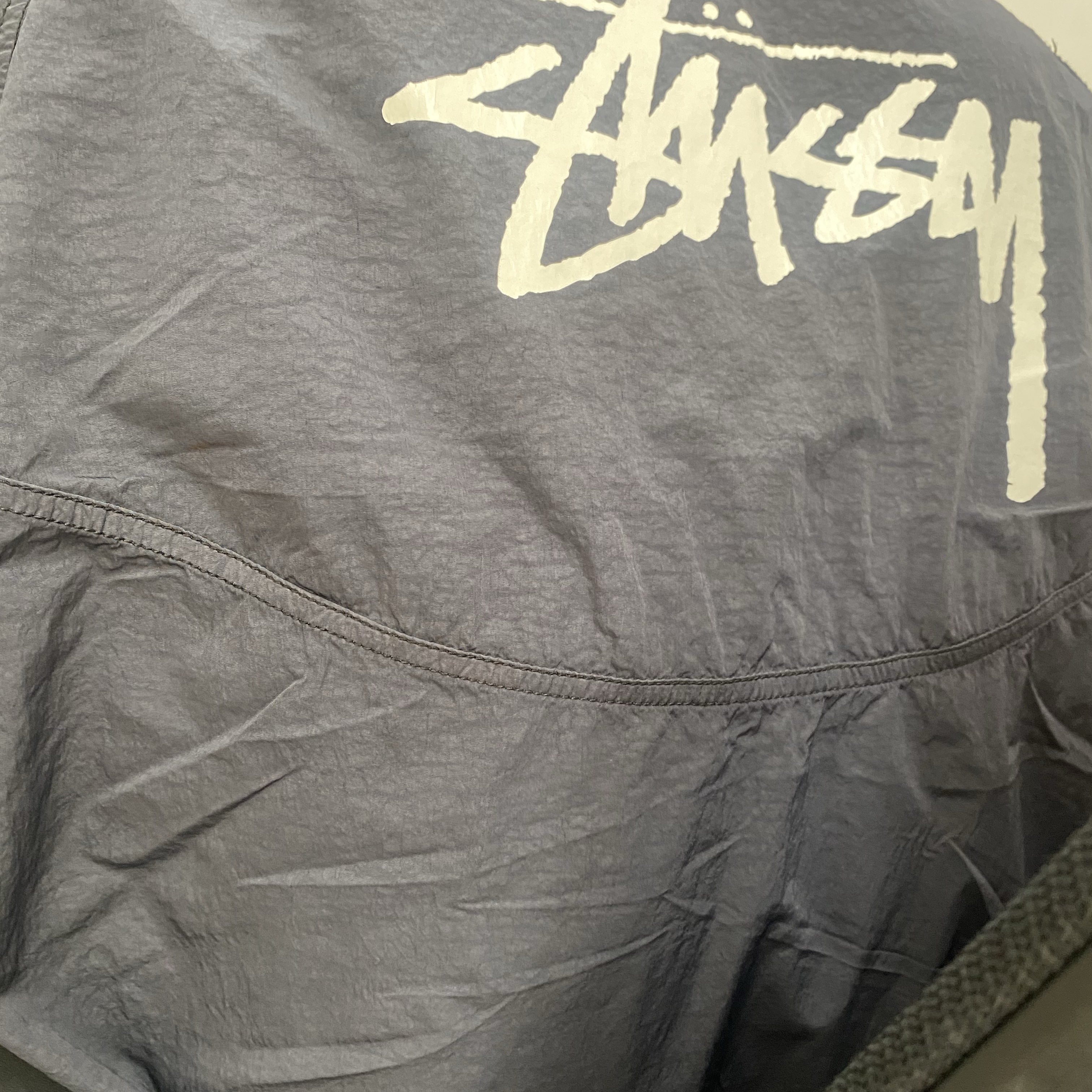 Nike x Stussy Windrunner Jacket Off Noir 착용 스타일