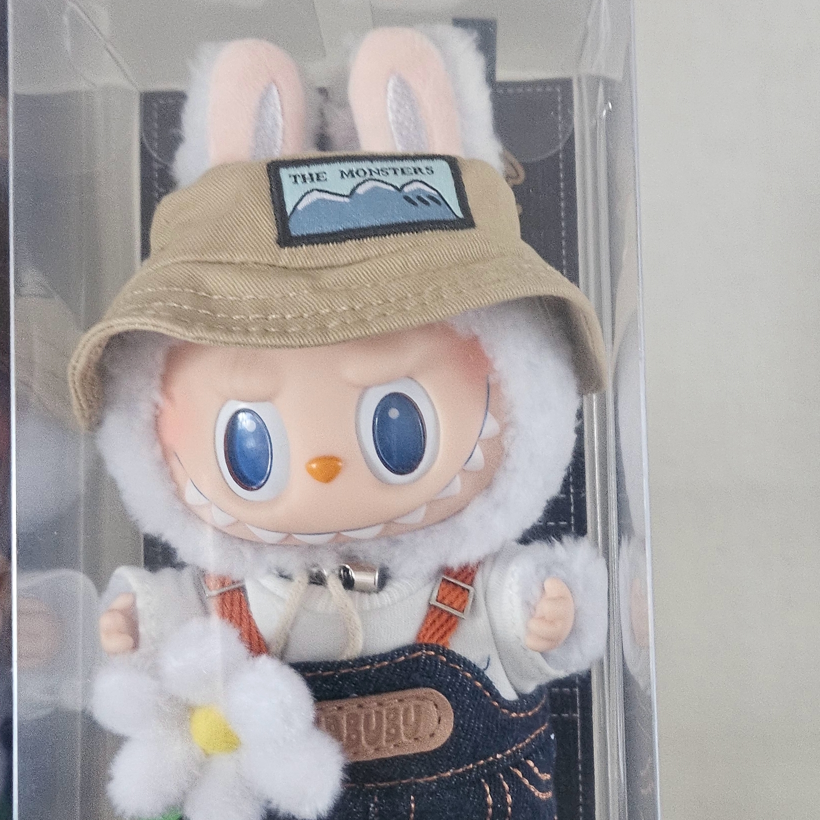 Pop Mart Fall In Wild Labubu Series Toy Keyring 착용 스타일