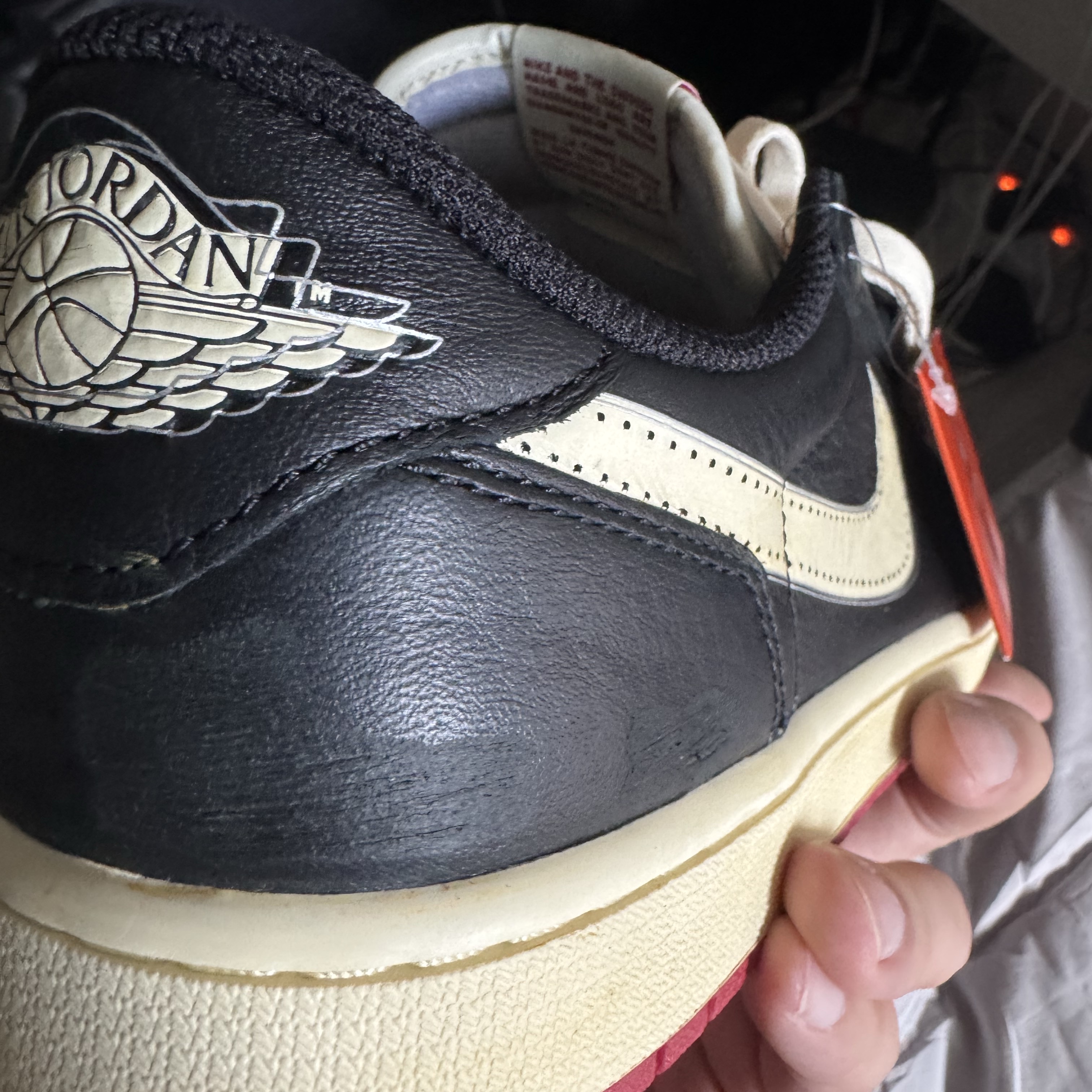 Jordan 1 x Nigel Sylvester Retro Low OG Better With Time 착용 스타일 - 1