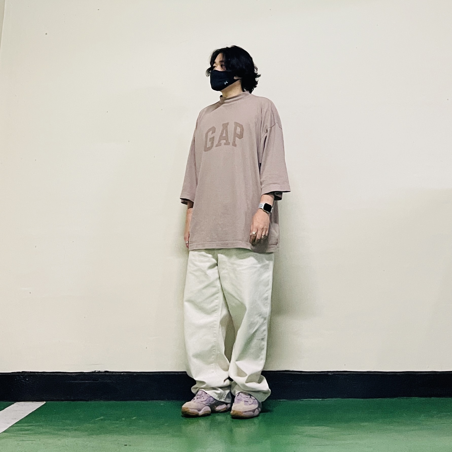 Yeezy Gap Engineered By Balenciaga Dove 3/4 Sleeve T-Shirt Beige 착용 스타일 - 3