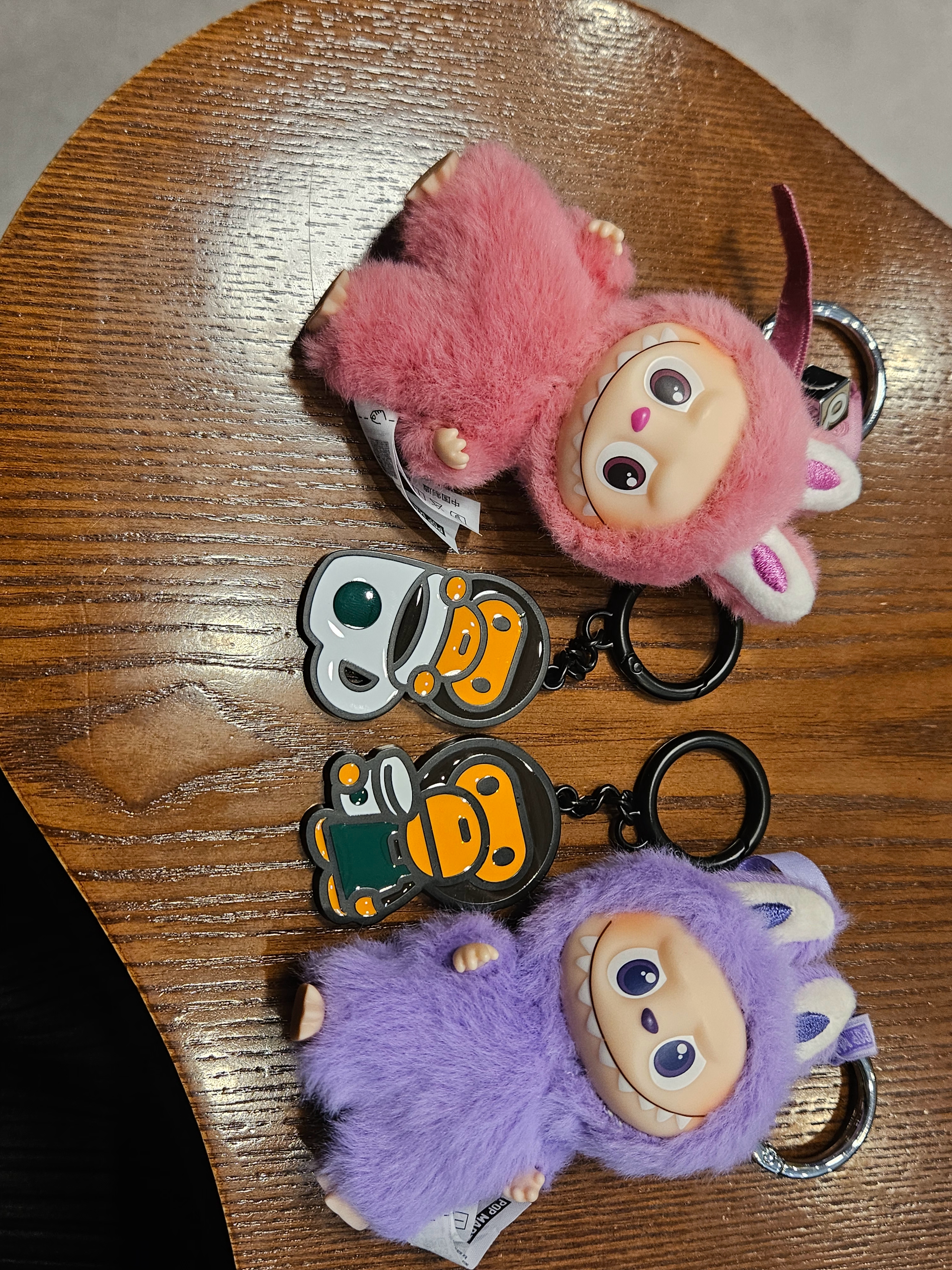 Pop Mart Labubu The Monsters Pin For Love Series Vinyl Plush Pendant (N-Z) Q (Opened Case), Pop Mart Labubu The Monsters Pin For Love Series Vinyl Plush Pendant (N-Z) T (Opened Case) 착용 스타일