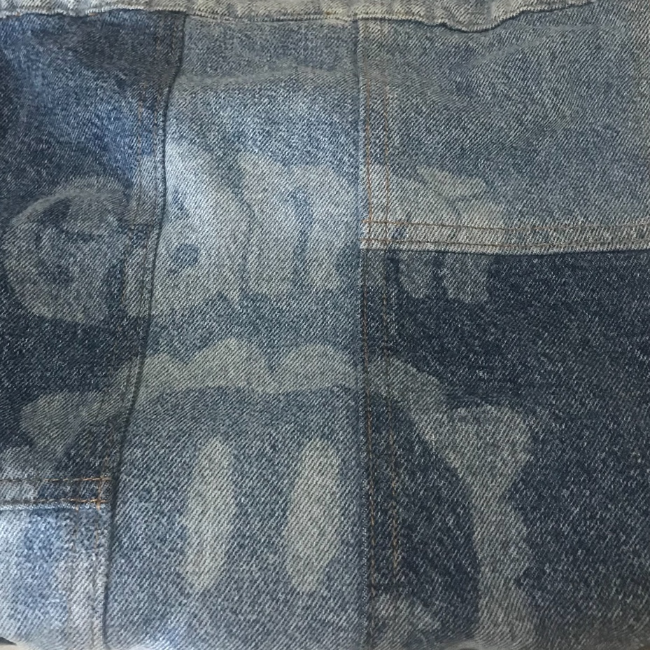 Ganni Organic Cotton Denim Smiley Tote Blue 착용 스타일