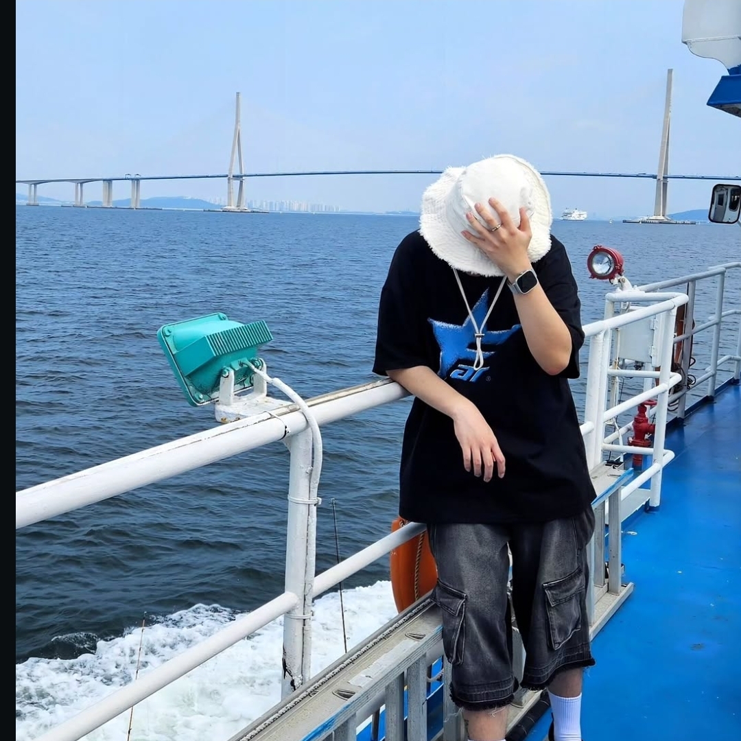 Jacquemus Le Bob Artichaut Bucket Hat Off White 착용 스타일