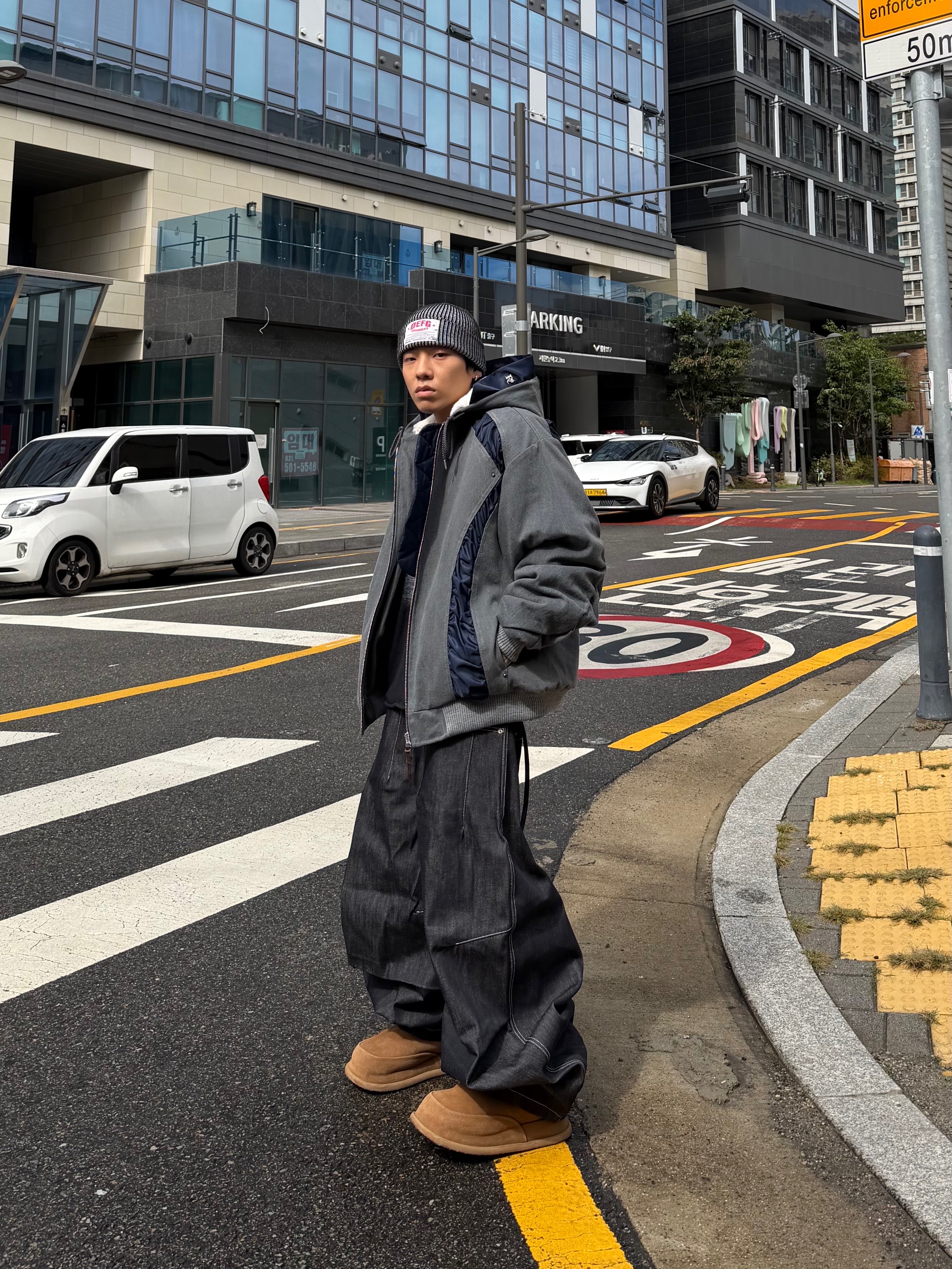 DEFGARMENTS Label Point Rib Beanie Black, Mistake Project Toboo Brown 착용 스타일 - 7