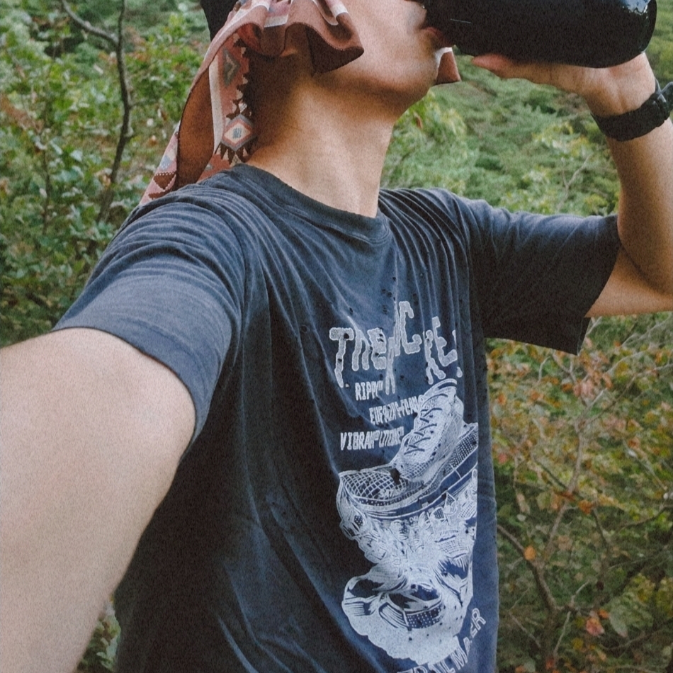 Satisfy Mothtech T-Shirt Aged Black 착용 스타일