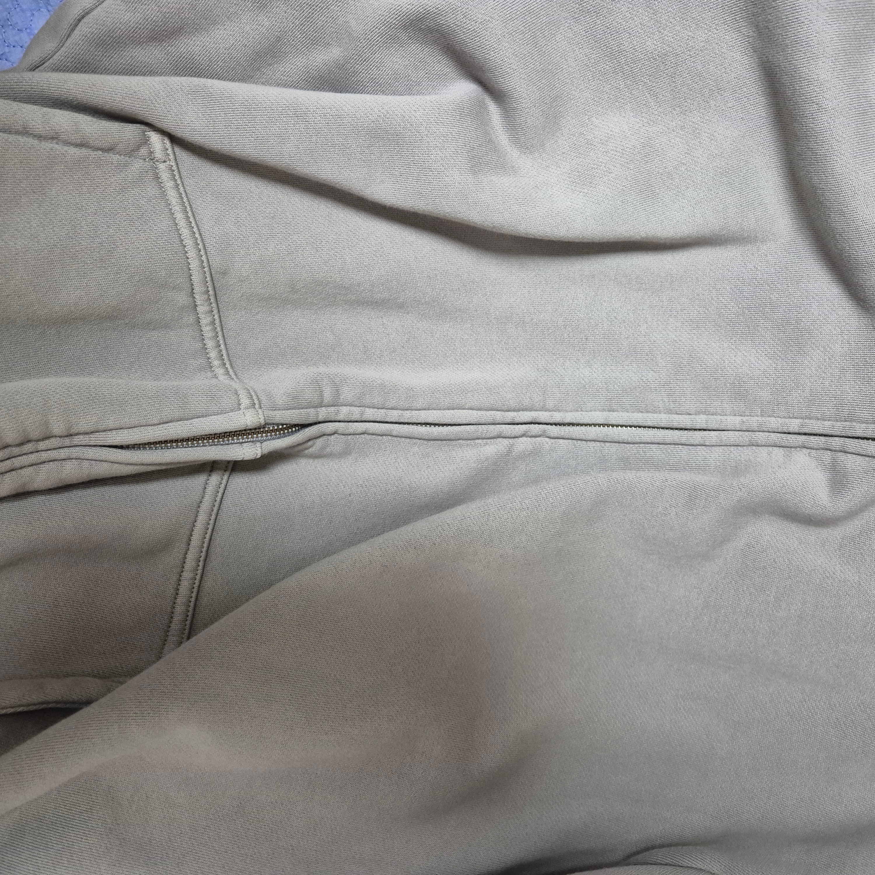 Yeezy YZY Zip-Up Hoodie Grey 착용 스타일