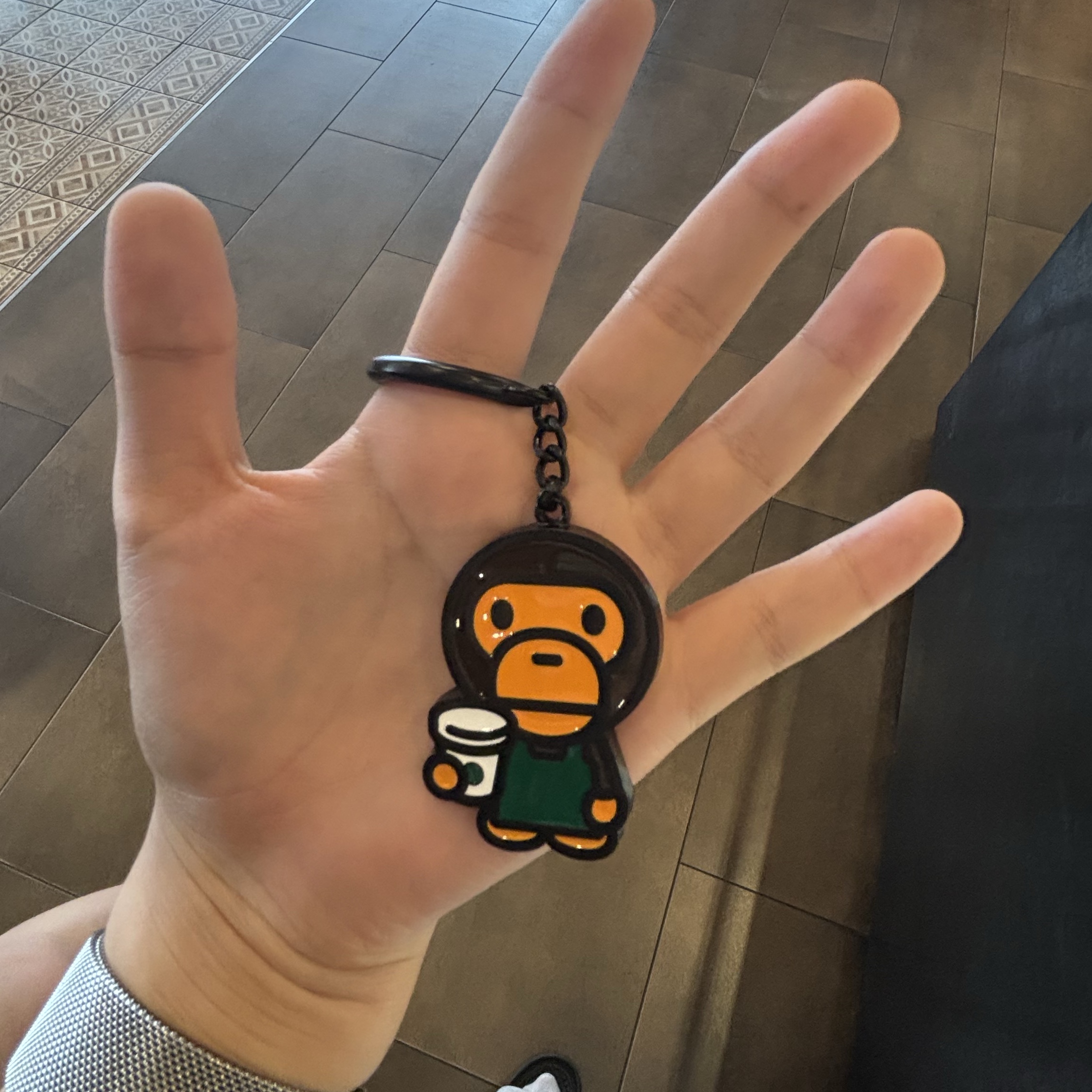 Starbucks x BAPE Baby Milo Keychain 착용 스타일