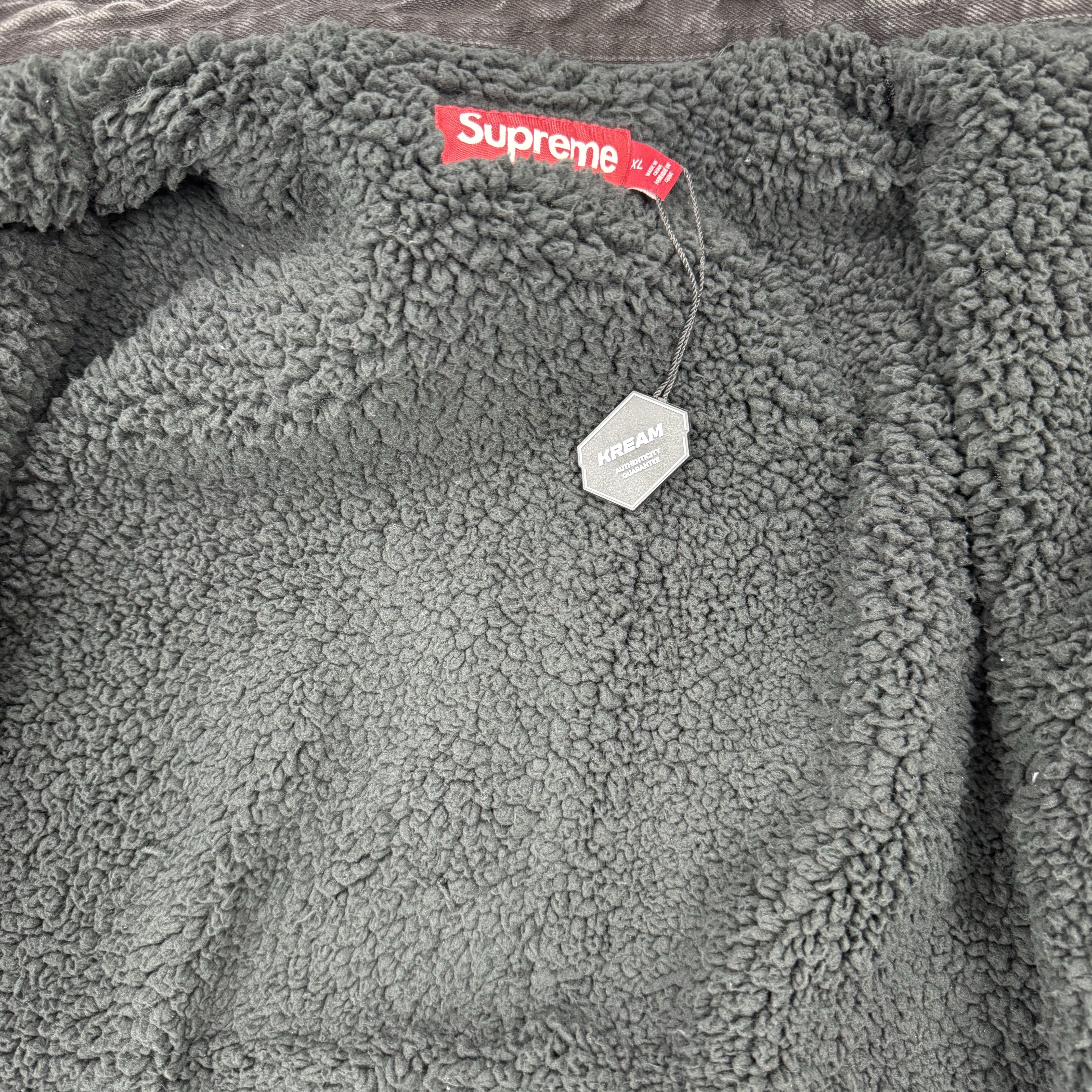 Supreme Shearling Lined Denim Work Shirt Black - 25FW 착용 스타일 - 4