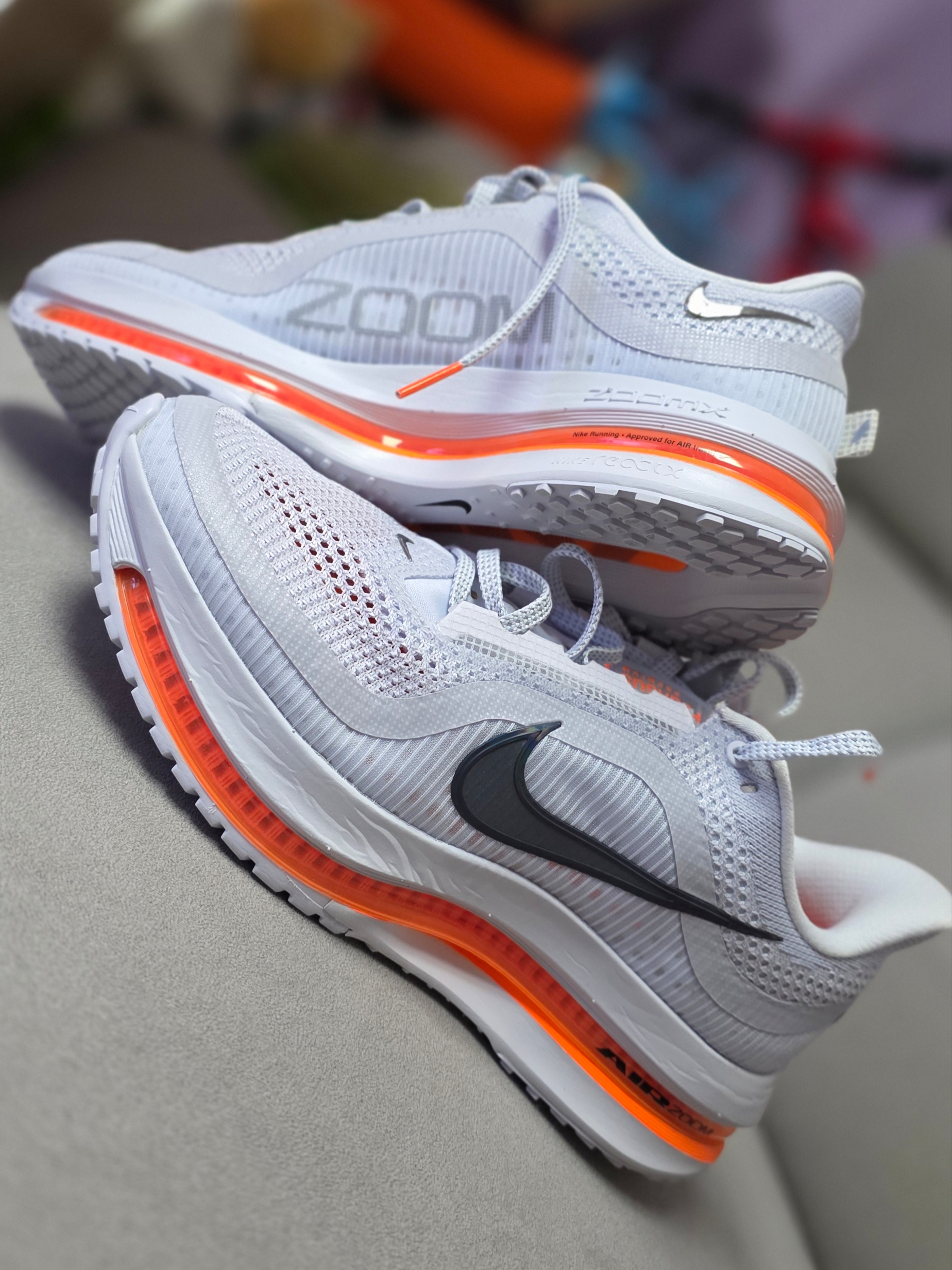 Nike Pegasus Premium Airscape Football Grey Total Orange 착용 스타일