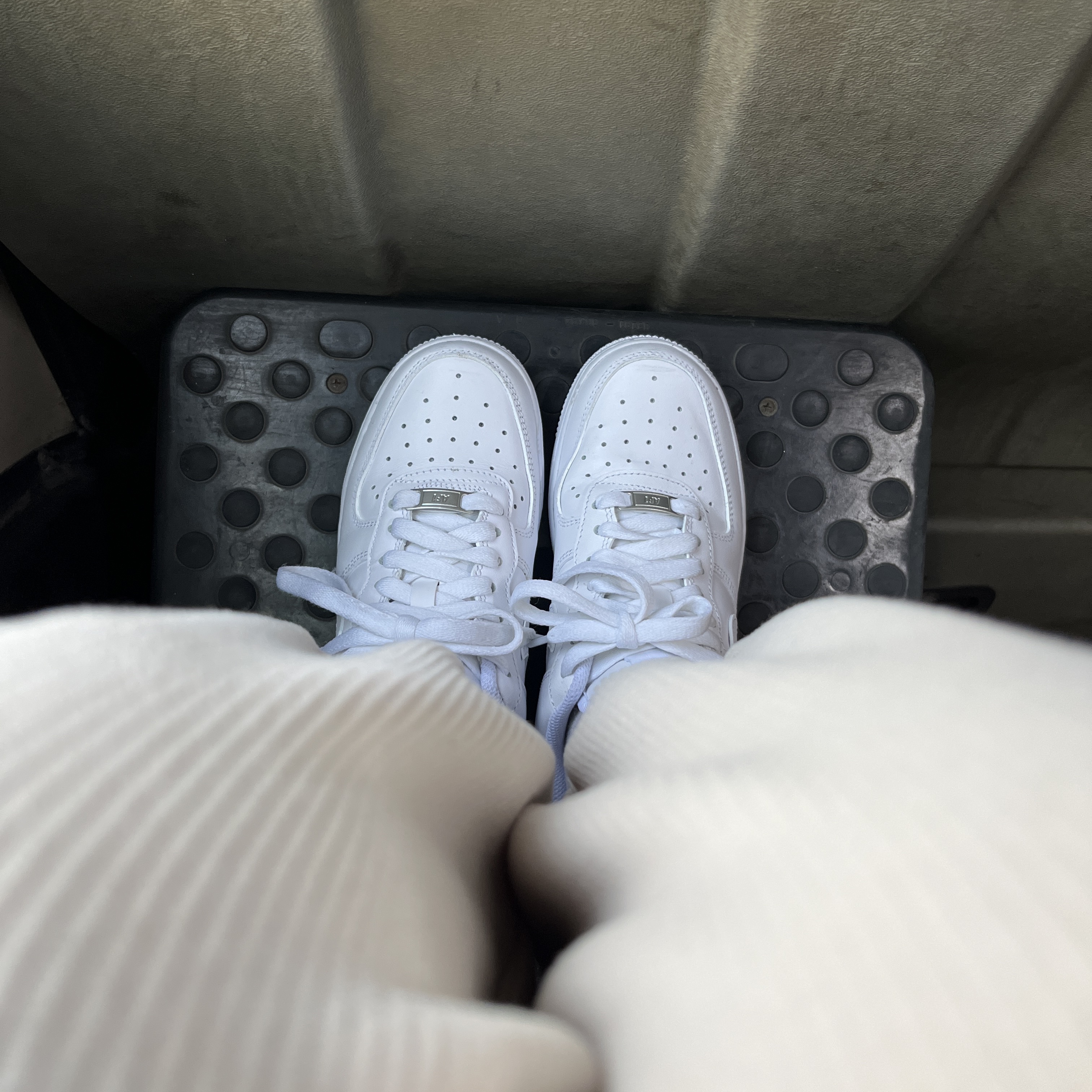 (W) Nike Air Force 1 '07 Low White 착용 스타일