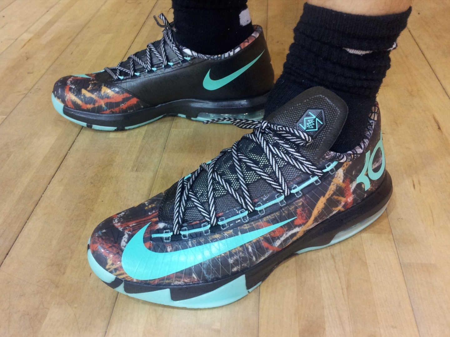 Nike KD 6 NOLA Gumbo League Illusion 착용 스타일